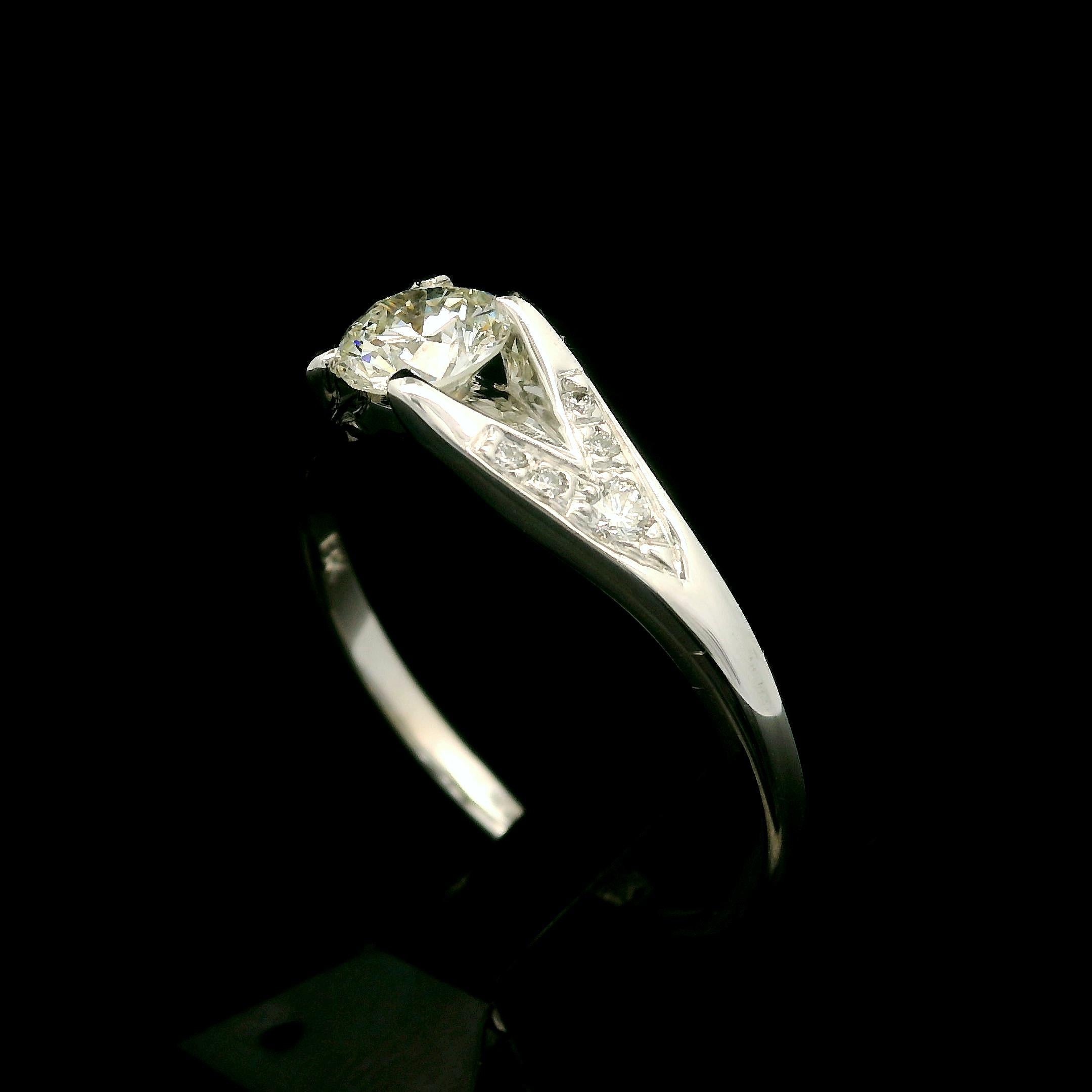 18k White Gold EGL .70ctw Round Brilliant Cut Diamond Solitaire Engagement Ring For Sale 1