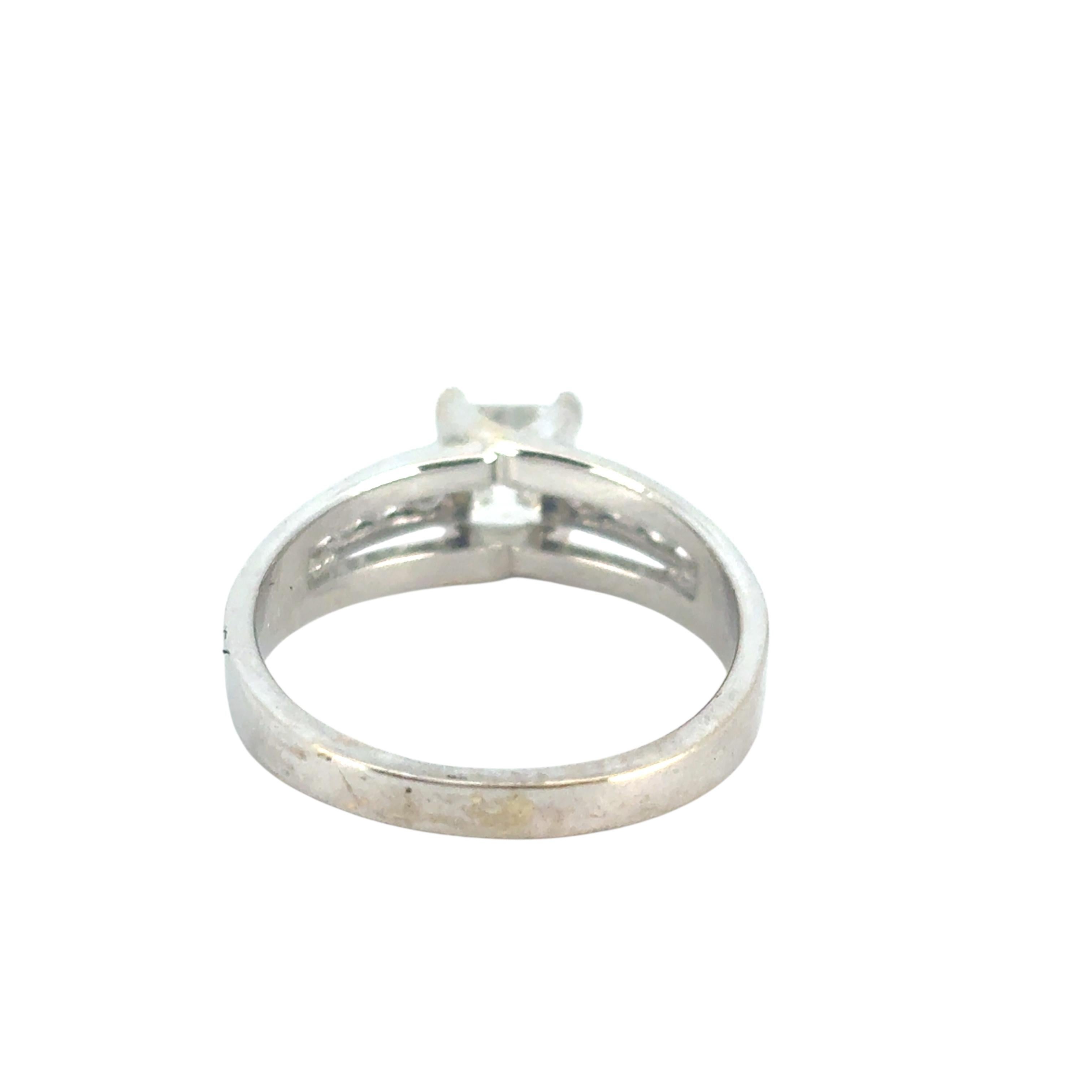 Anello di fidanzamento con diamante taglio principessa in oro bianco 18k certificato EGL da 0,90 carati in vendita 5