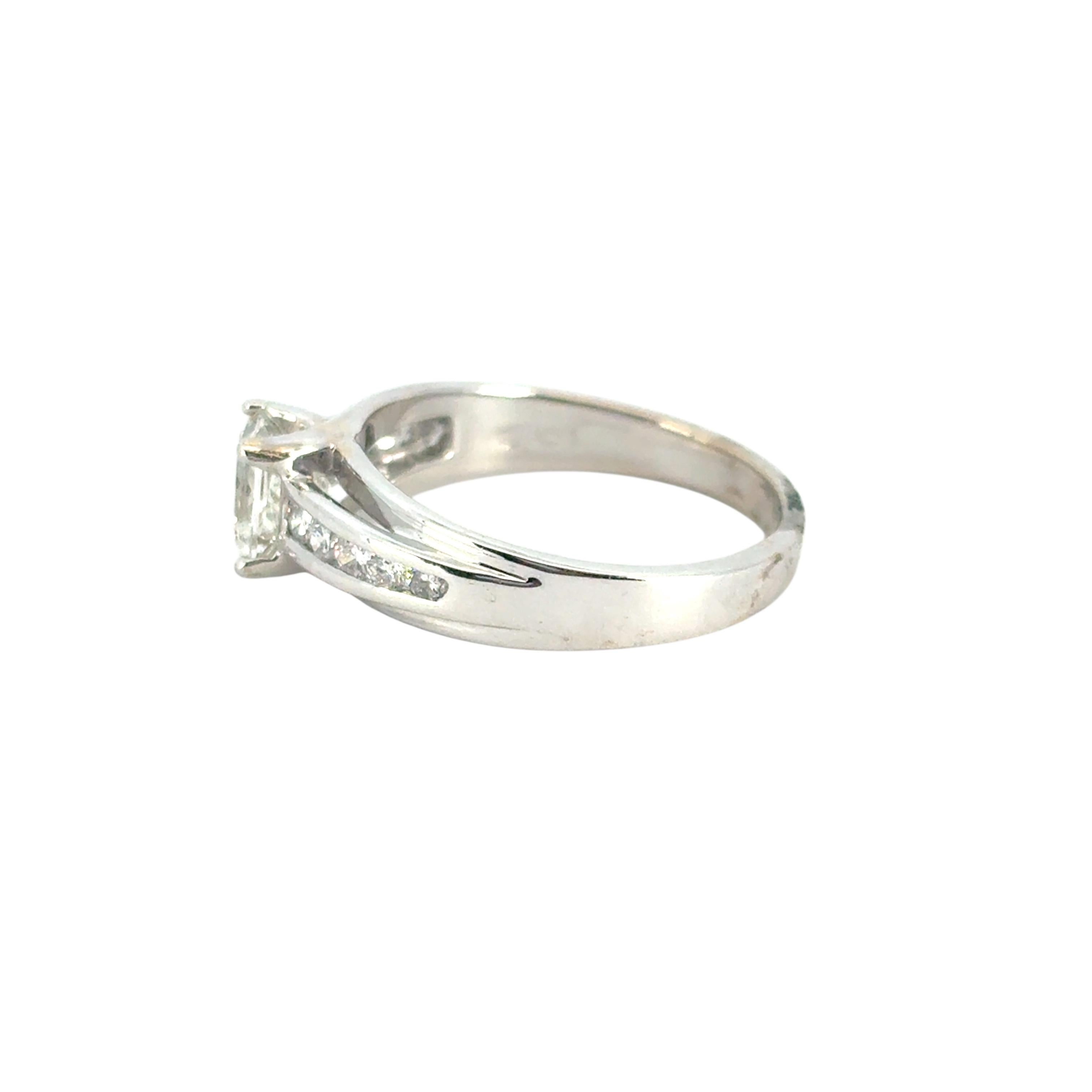 Anello di fidanzamento con diamante taglio principessa in oro bianco 18k certificato EGL da 0,90 carati in vendita 6