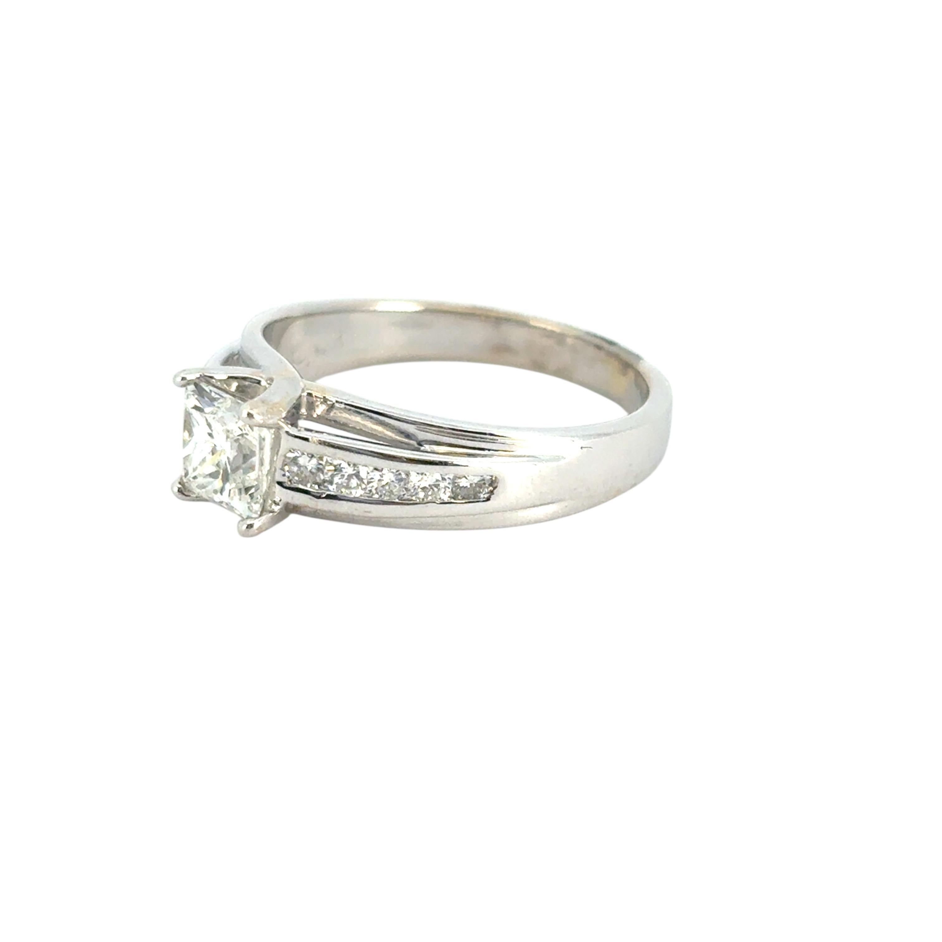 Anello di fidanzamento con diamante taglio principessa in oro bianco 18k certificato EGL da 0,90 carati in vendita 7