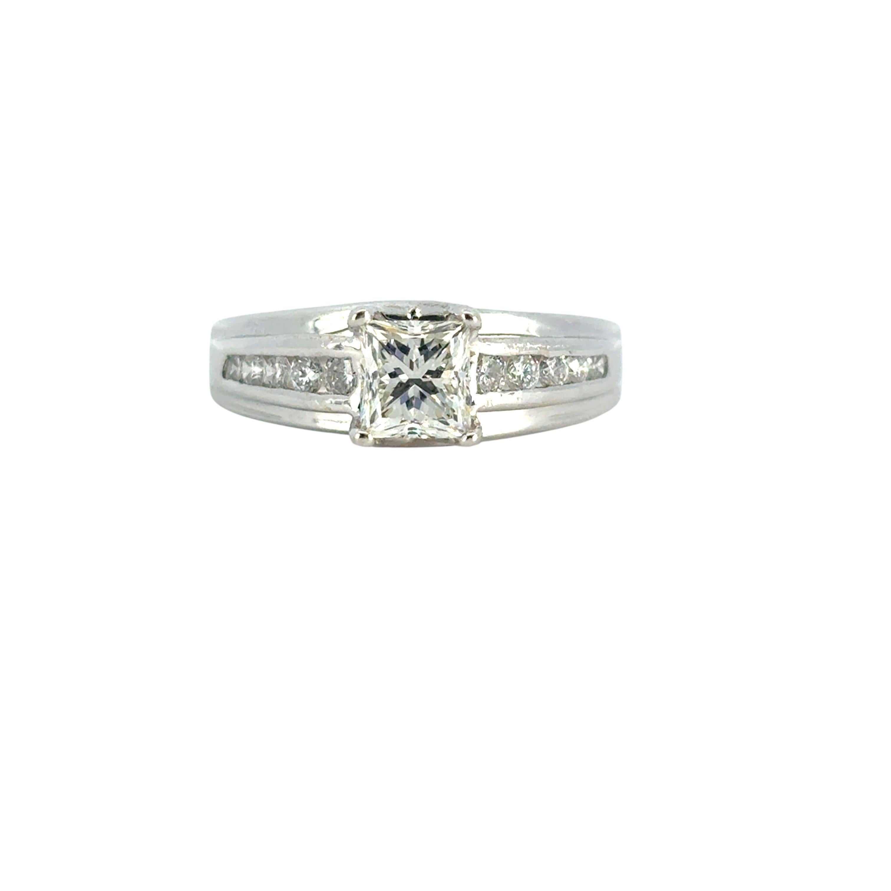 Anello di fidanzamento con diamante taglio principessa in oro bianco 18k certificato EGL da 0,90 carati in vendita 10