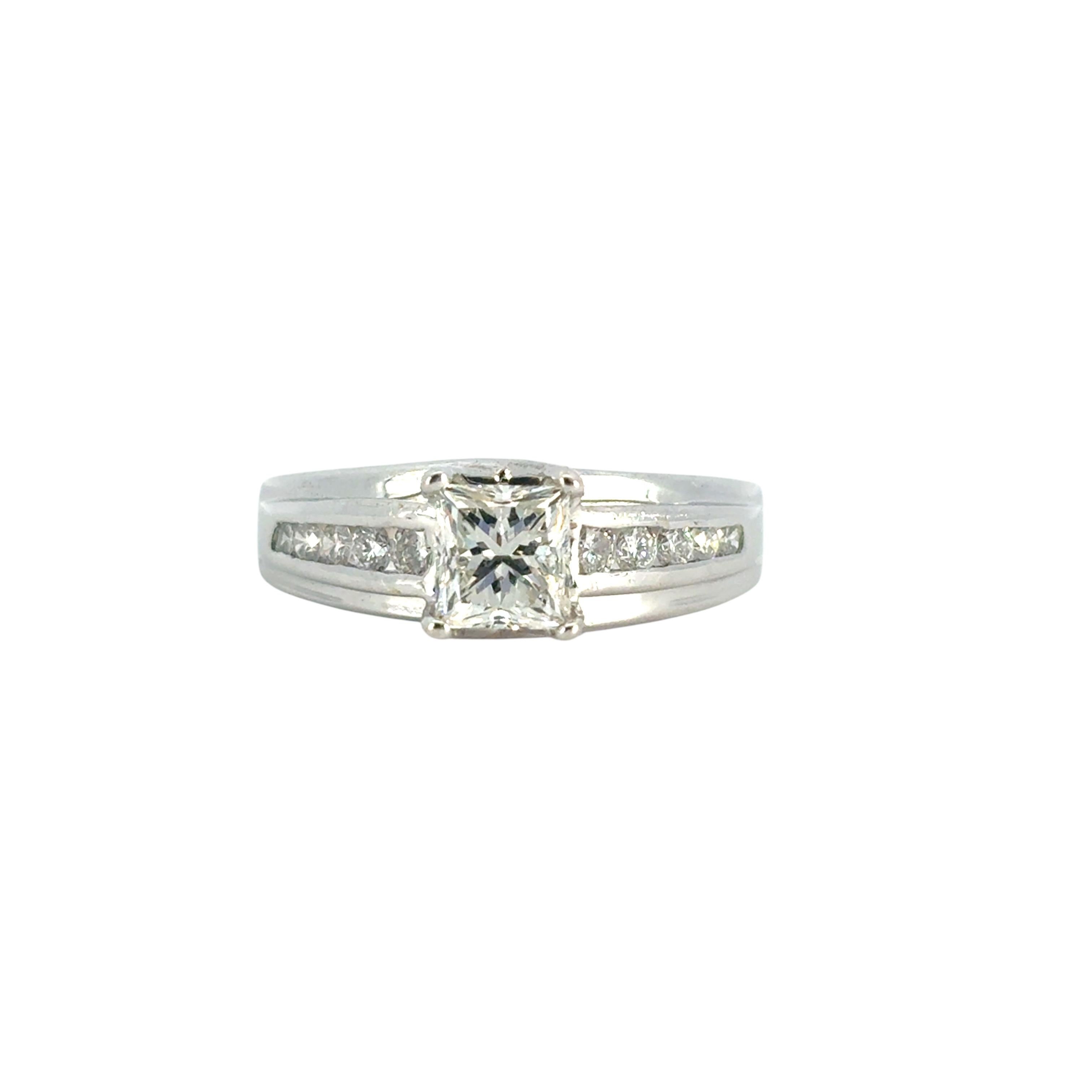 Anello di fidanzamento con diamante taglio principessa in oro bianco 18k certificato EGL da 0,90 carati in vendita 11