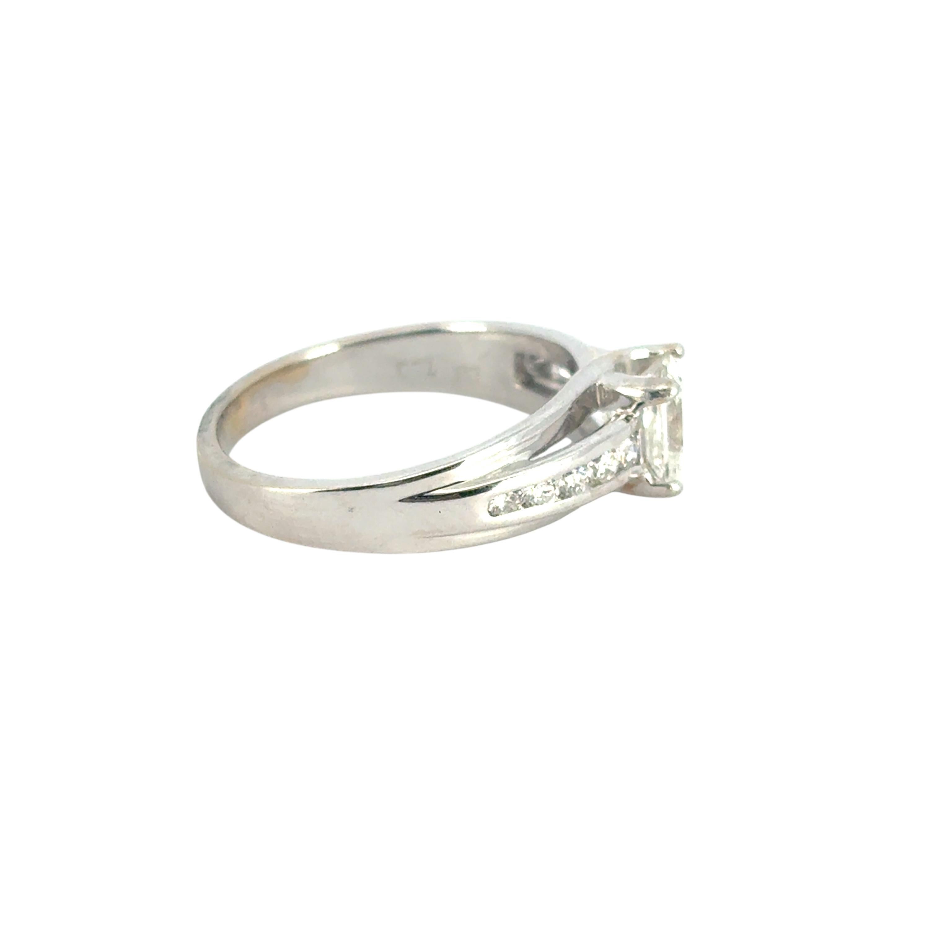 Anello di fidanzamento con diamante taglio principessa in oro bianco 18k certificato EGL da 0,90 carati in vendita 3