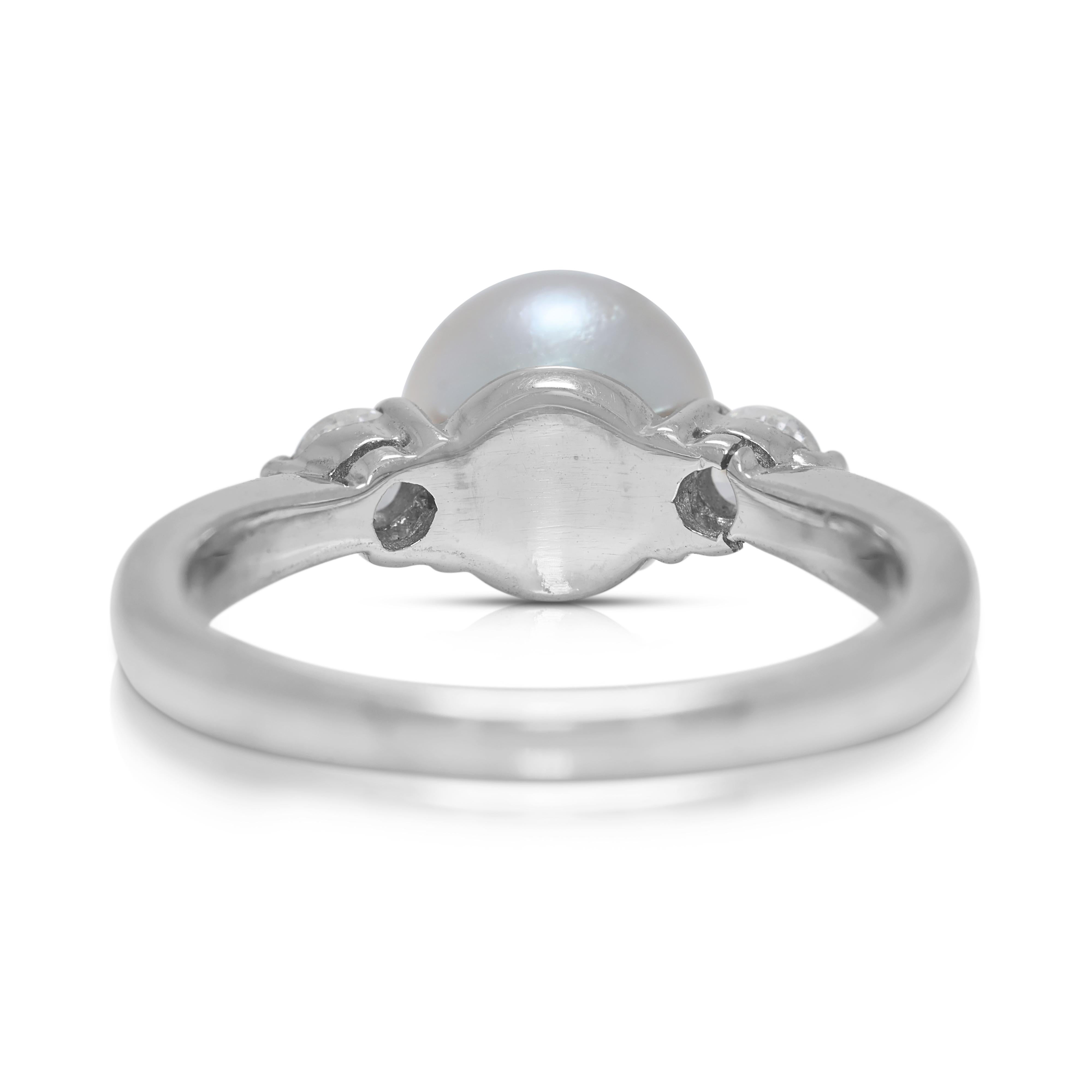 18 Karat Weißgold Eleganter Perlenring mit seitlichen Diamanten für Damen oder Herren im Angebot