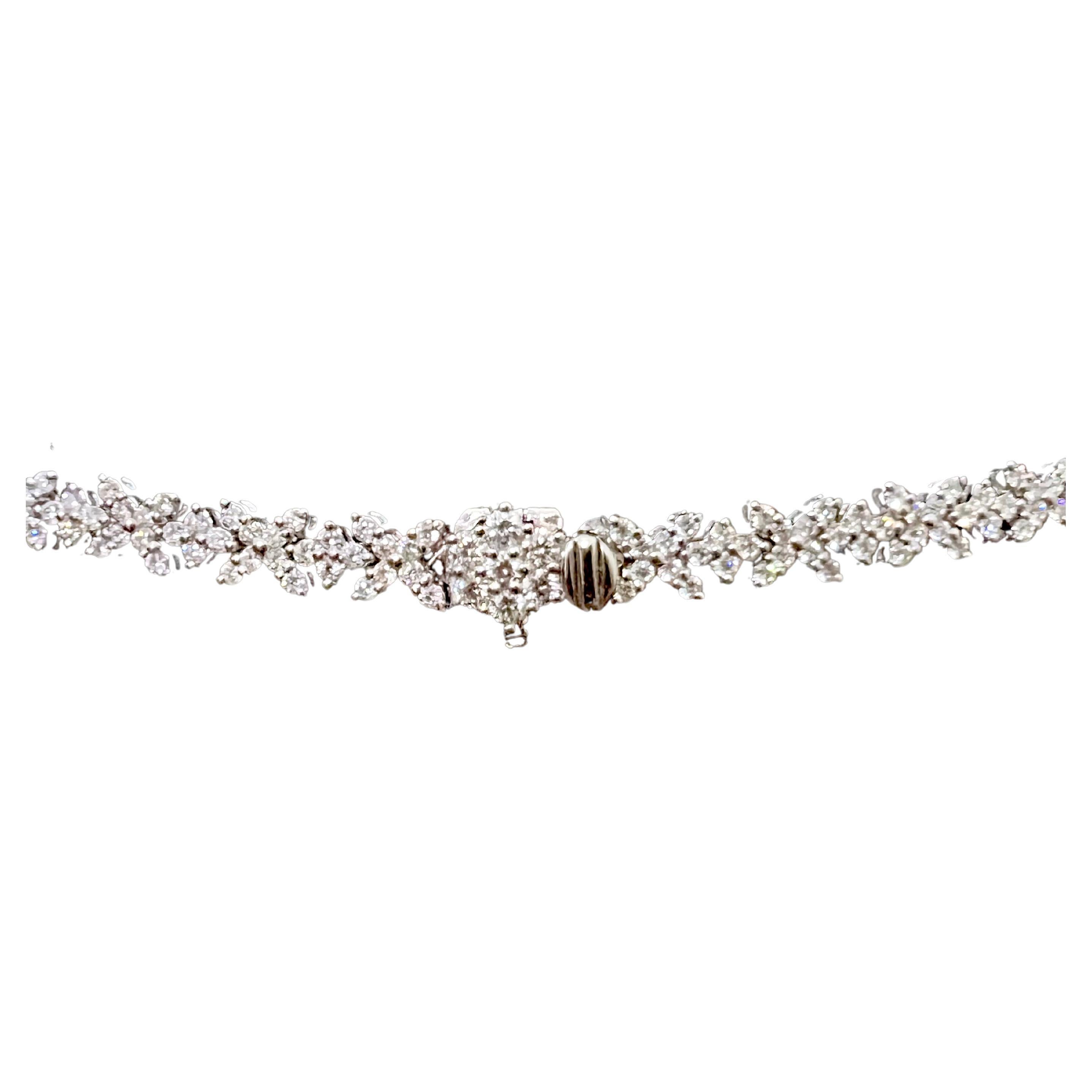 18k White Gold Elongated Long Diamond Necklace In New Condition In Carrollton, TX