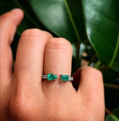 18k White Gold Emerald And Diamond Anaconda Band