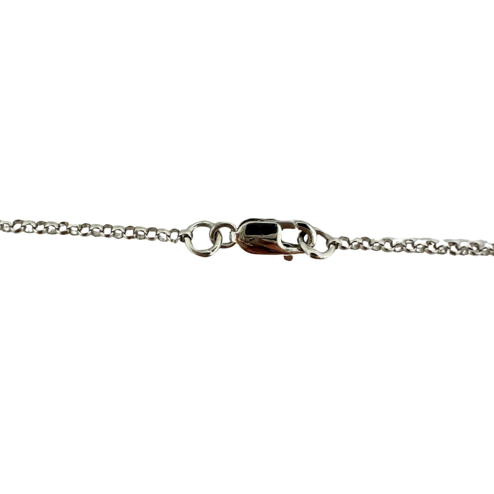 Collana a fiocco con smeraldi e diamanti in oro bianco 18 carati in vendita 2