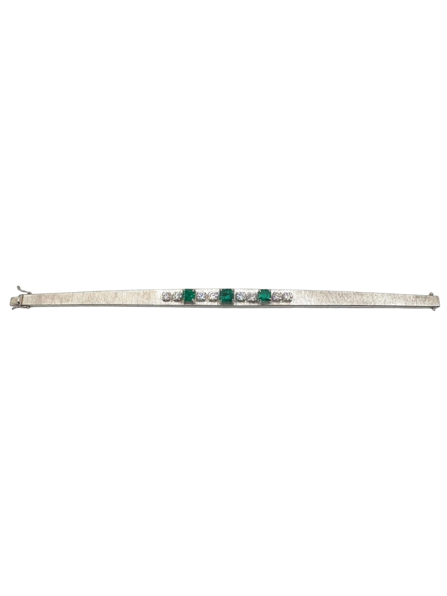 18K Weißgold Smaragd und Diamant-Armband im Angebot 3
