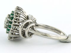 18k Weißgold Smaragd und Diamant-Cocktailring, 1,50ct, 1990er Jahre