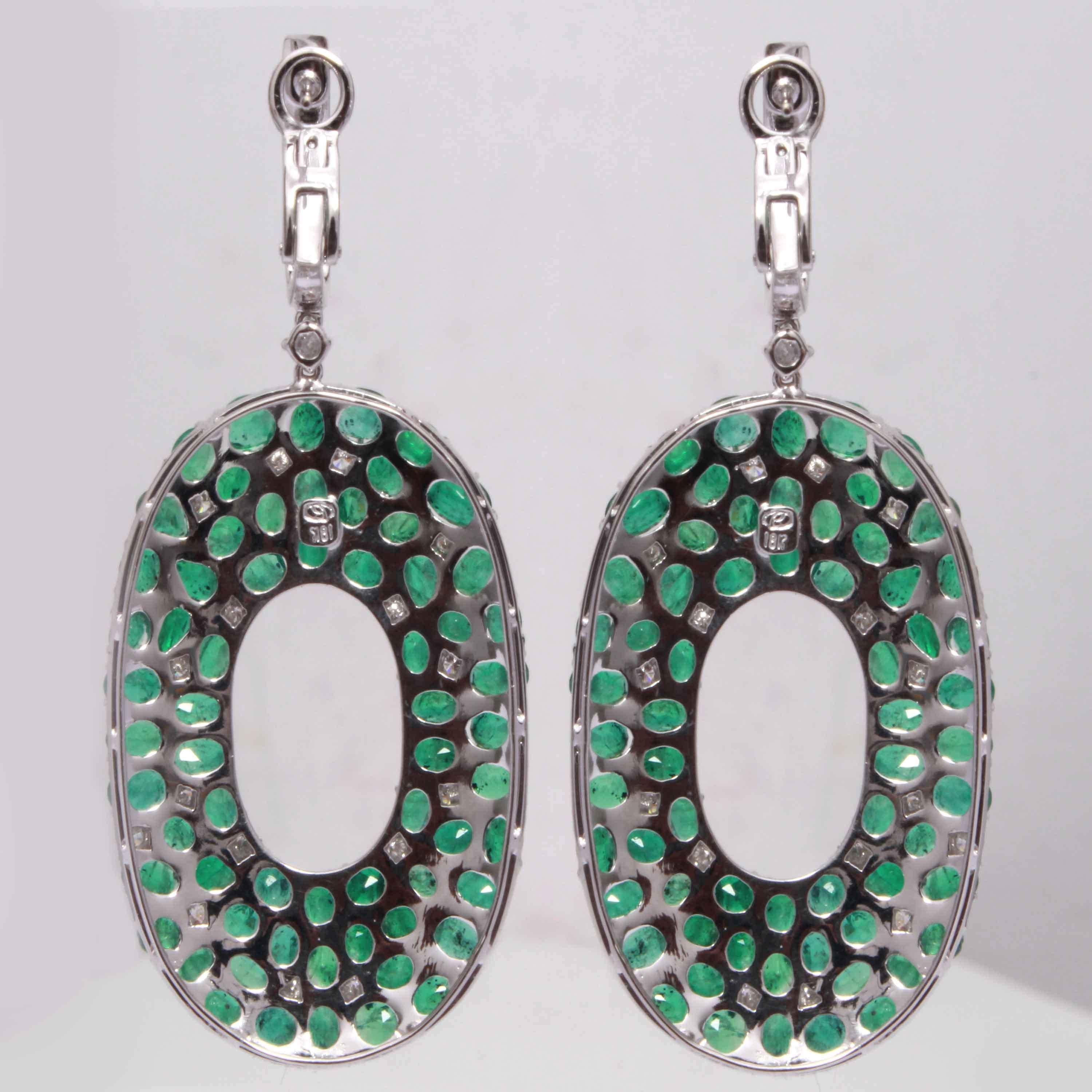 Modern 18K White Gold Emerald and Diamond Earring For Sale