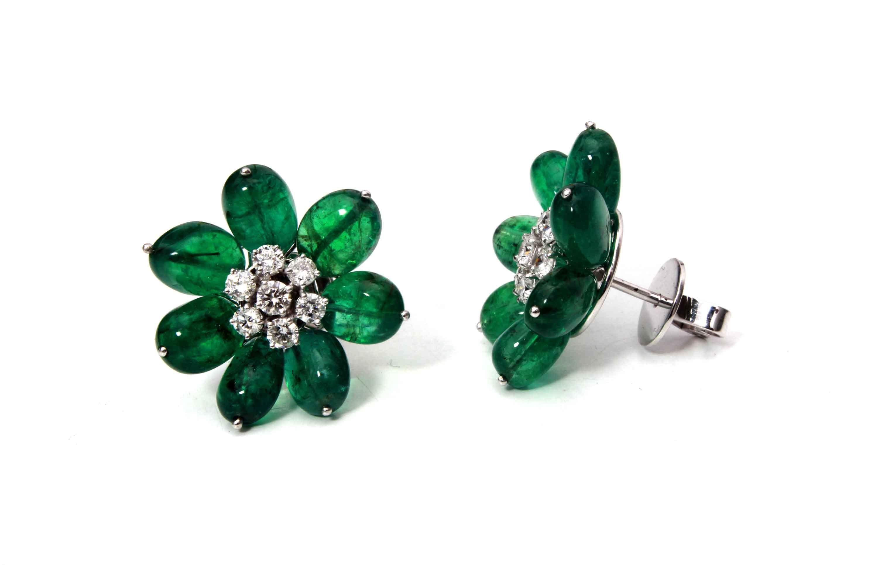 Modern 18K White Gold Emerald and Diamond Earrings For Sale