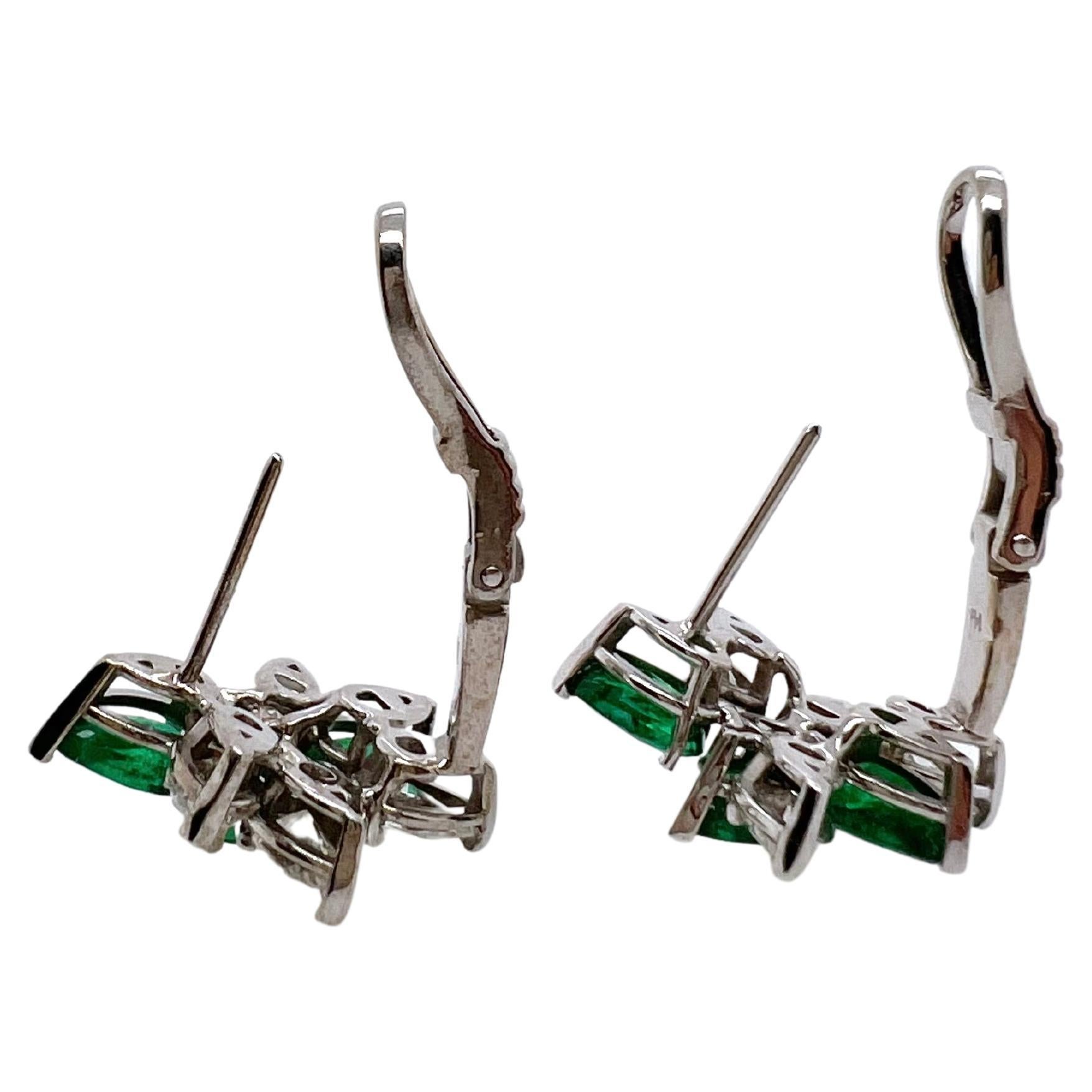 Contemporary 18k White Gold Emerald and Diamond Pear Shaped Cluster Earrings For Sale