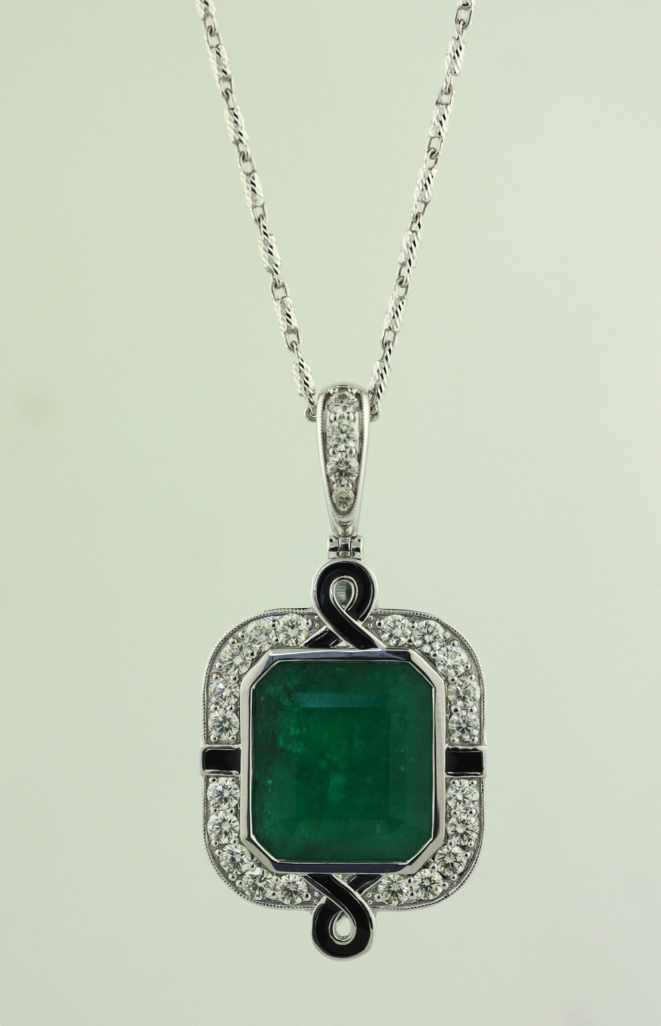 18K White Gold Emerald and Diamond Pendant Necklace  For Sale 5