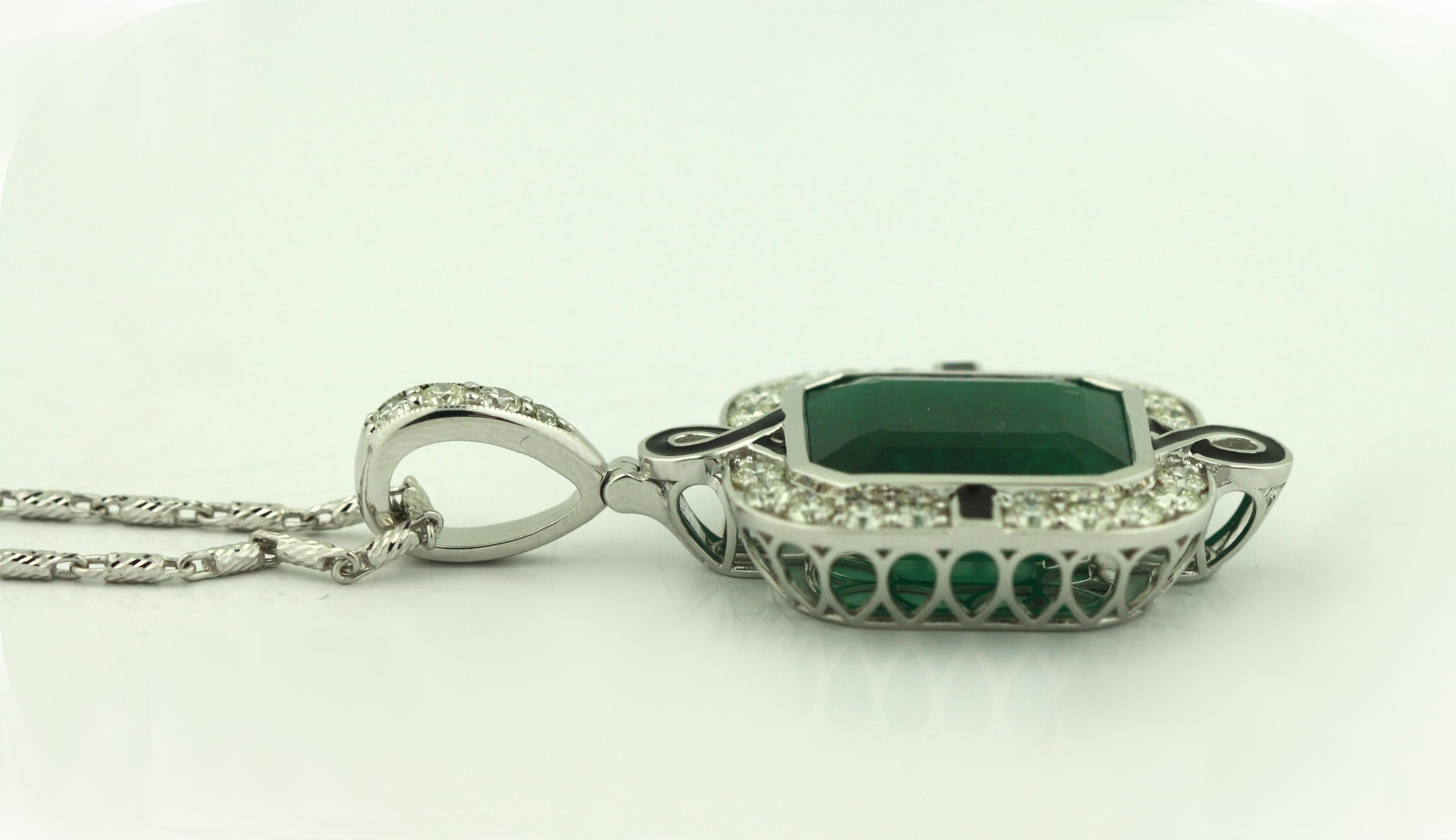18K White Gold Emerald and Diamond Pendant Necklace  For Sale 3