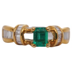 Retro 18k White Gold Emerald and Diamond Ring
