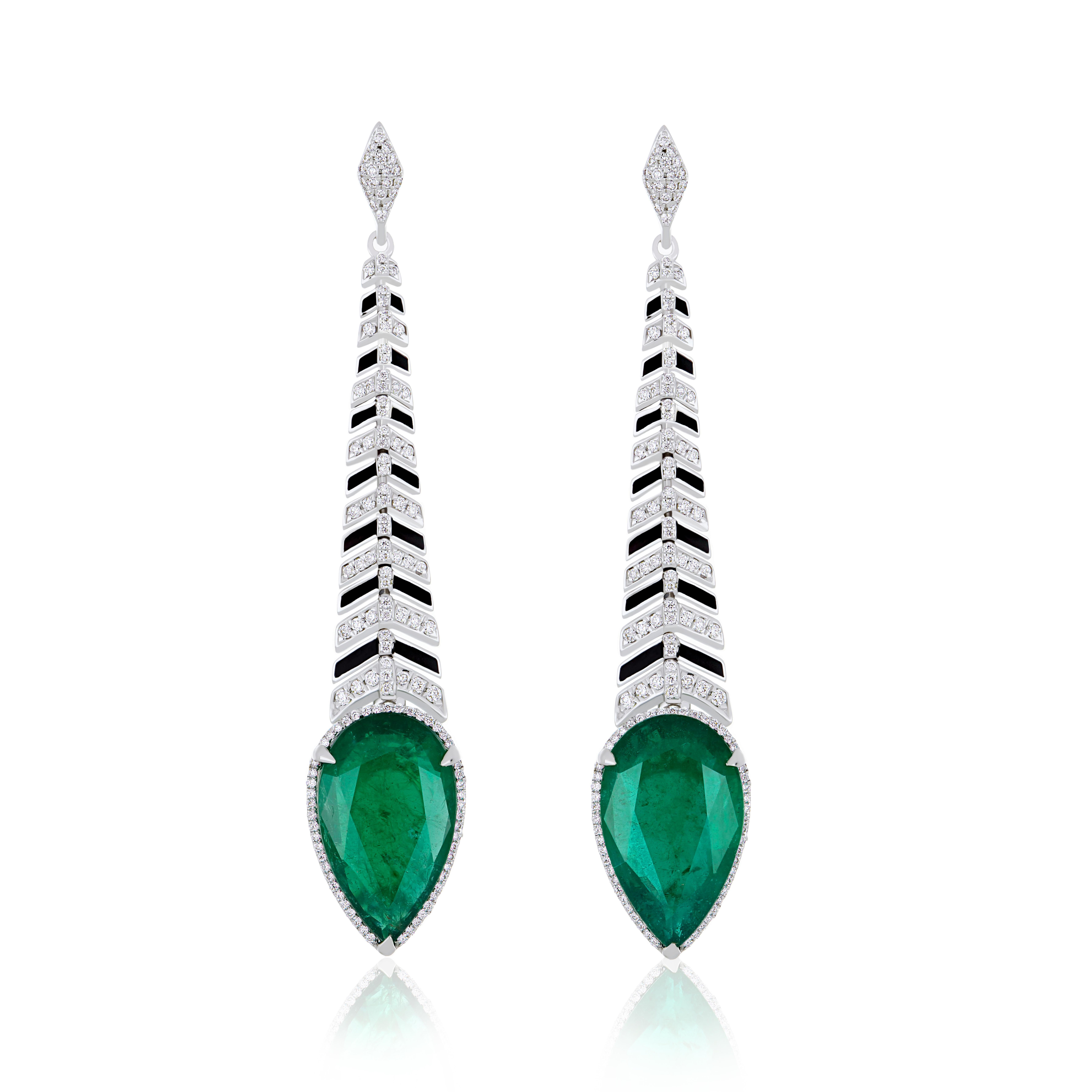 18K White Gold Emerald and Diamond Studded Earring with Enamel For Sale 3