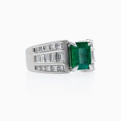 18k White Gold Emerald and Diamond Vintage Ring, 1.71 Carat Emerald