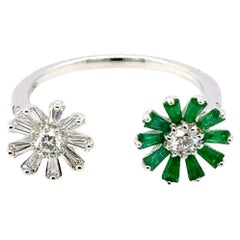 18k White Gold Emerald Baguette Cts 0.94 Diamond Daisy Ring