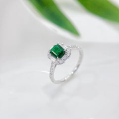 18K White Gold Emerald & Baguette Diamond Ring