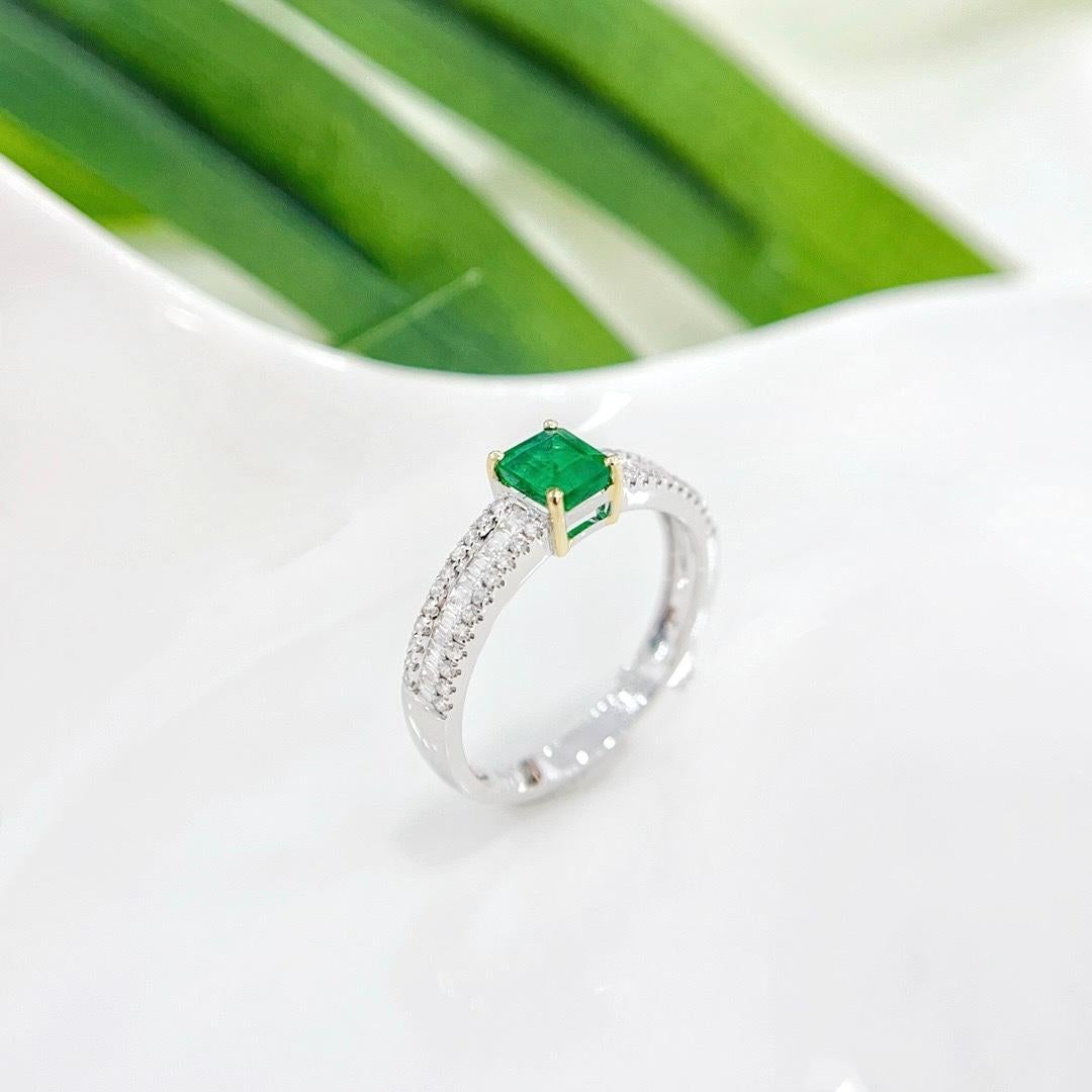 Modern 18K White Gold Emerald & Baguette Diamond Ring For Sale