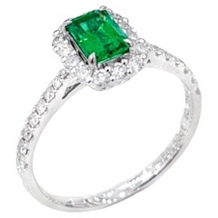 18K White Gold Emerald & Baguette Diamond Ring