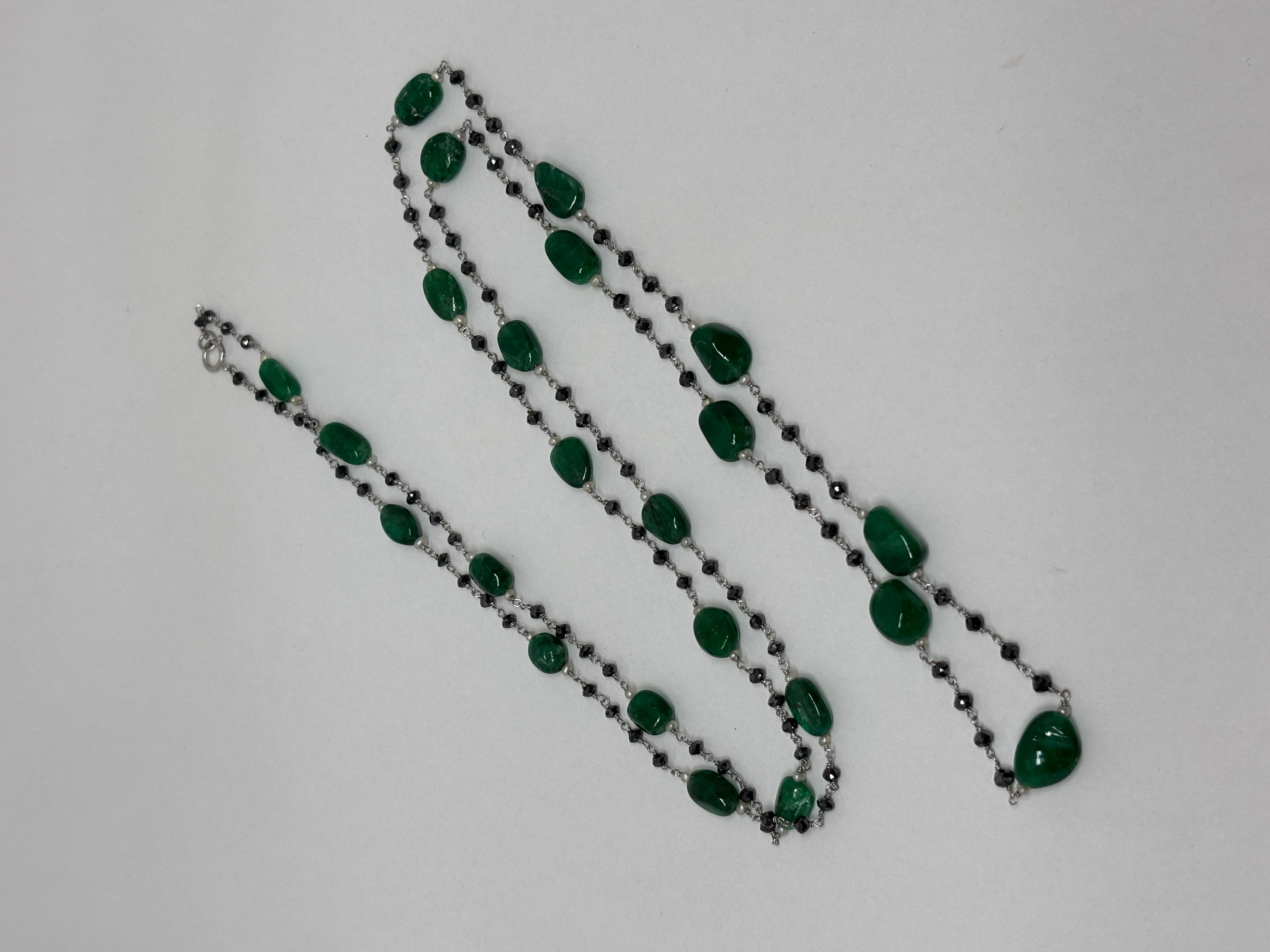 Perlina Collana con smeraldo e diamante nero in oro bianco 18k in vendita