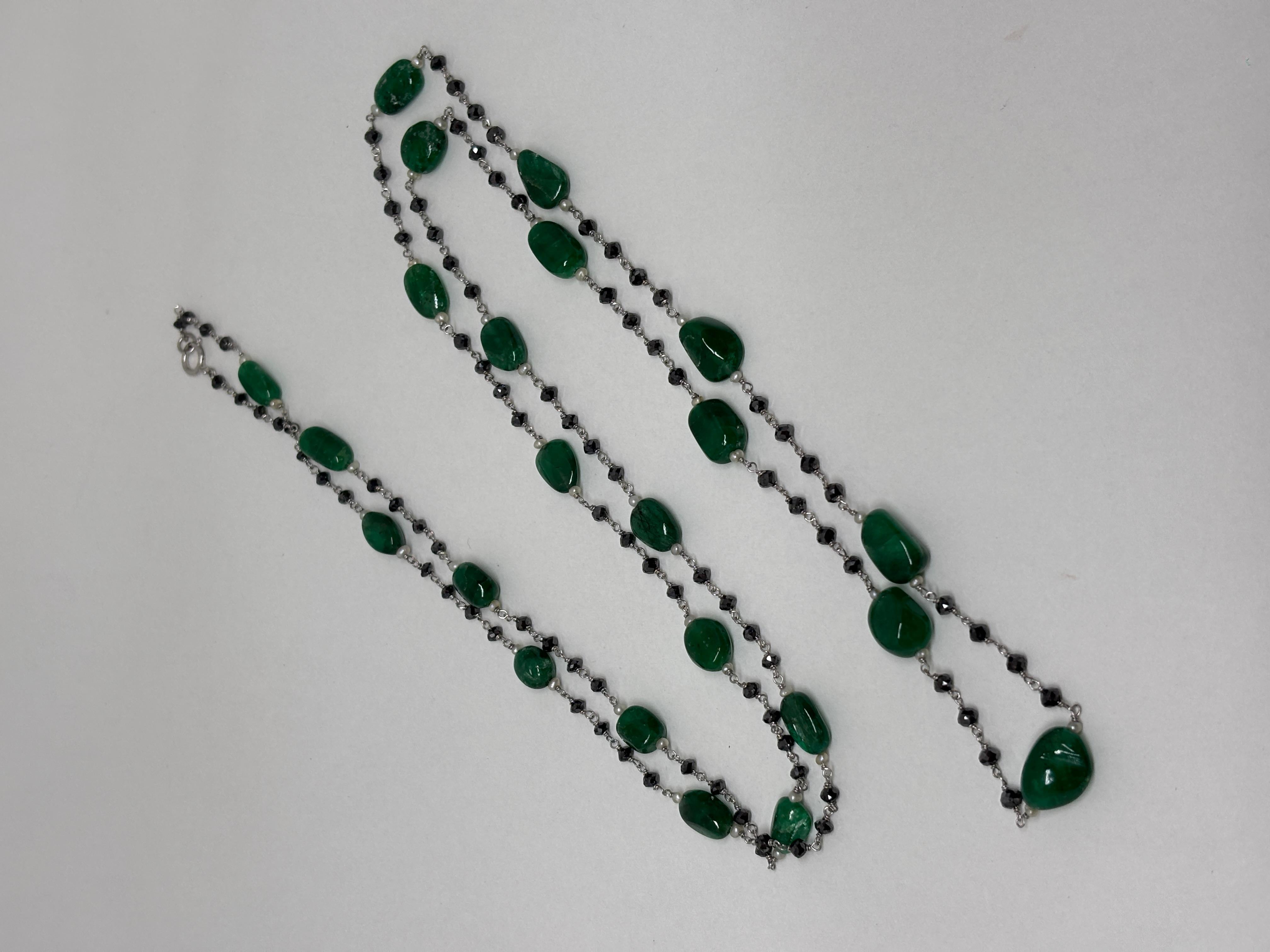 Collana con smeraldo e diamante nero in oro bianco 18k In condizioni Nuovo in vendita a Hong Kong, HK
