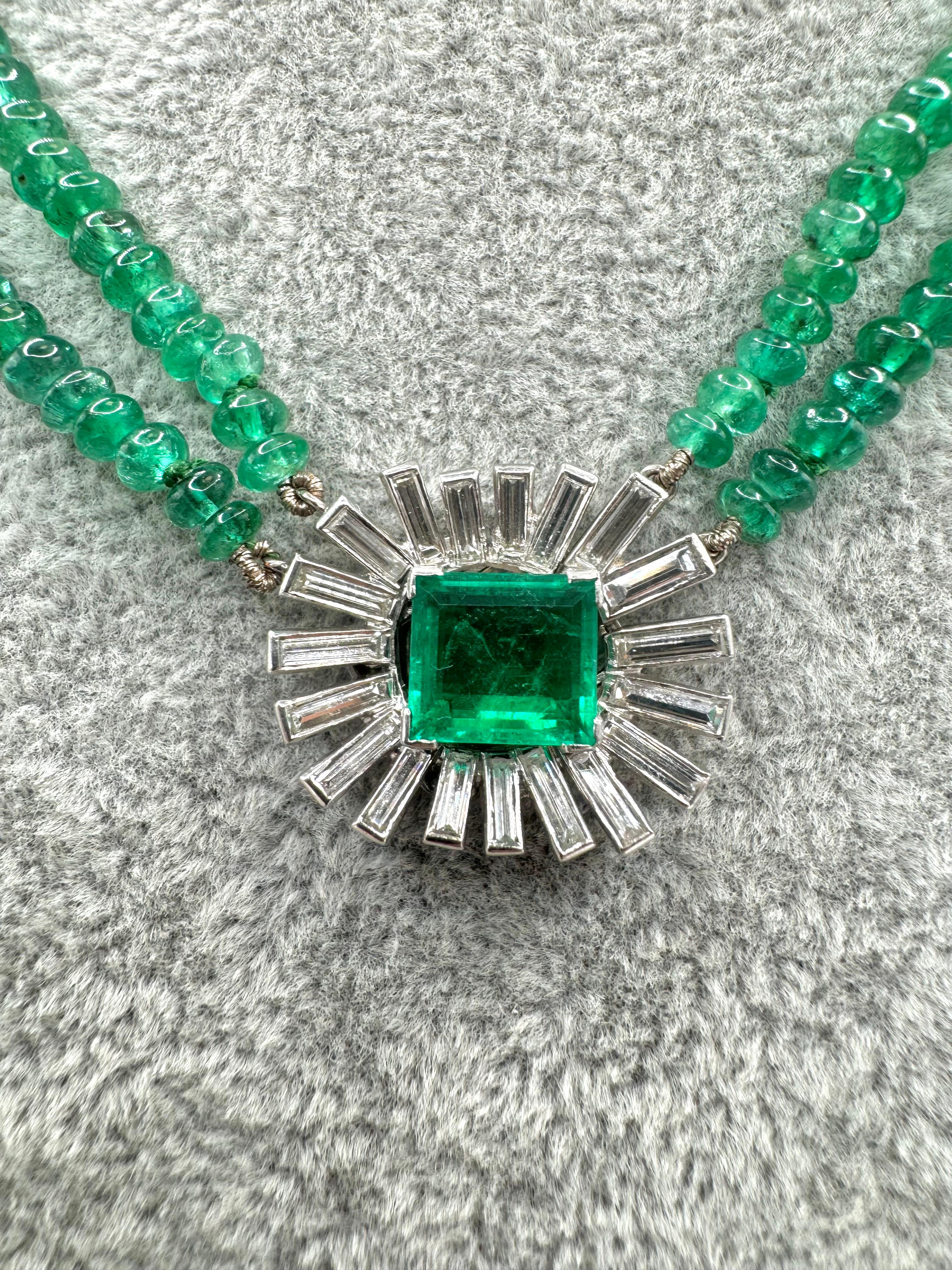 18K White Gold Emerald Bead Necklace with Diamond and Emerald Centerpiece en venta 1