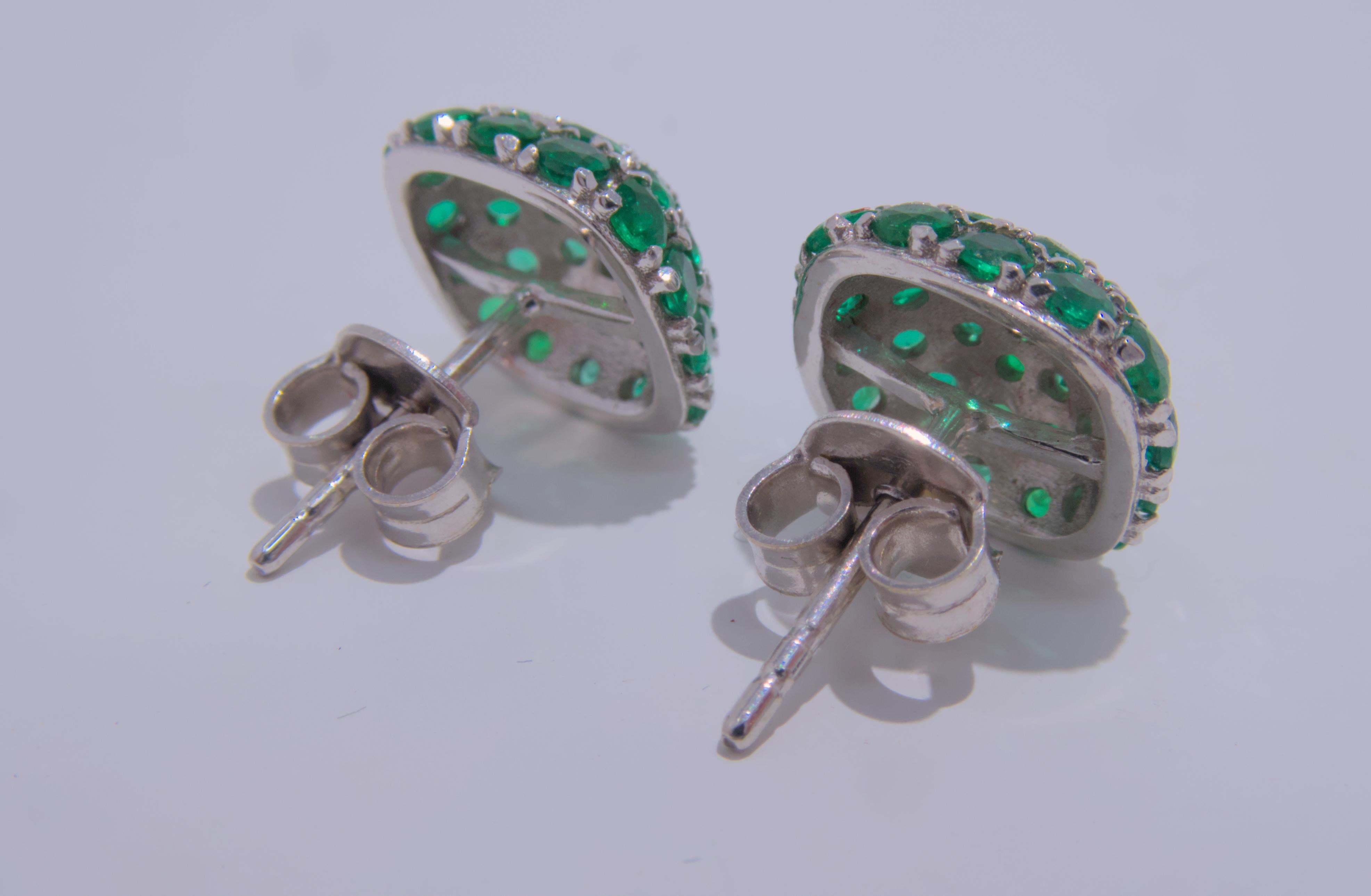 Round Cut 18K White Gold Emerald Cluster Earring Pair For Sale