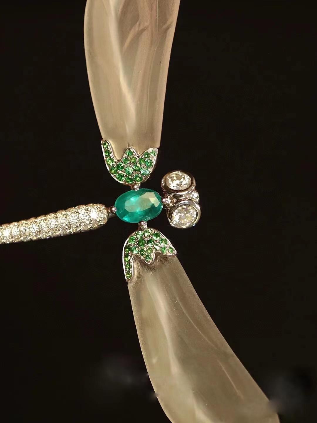 18K White Gold Emerald & Crystal Dragonfly Brooch Pendant with Diamonds For Sale 3