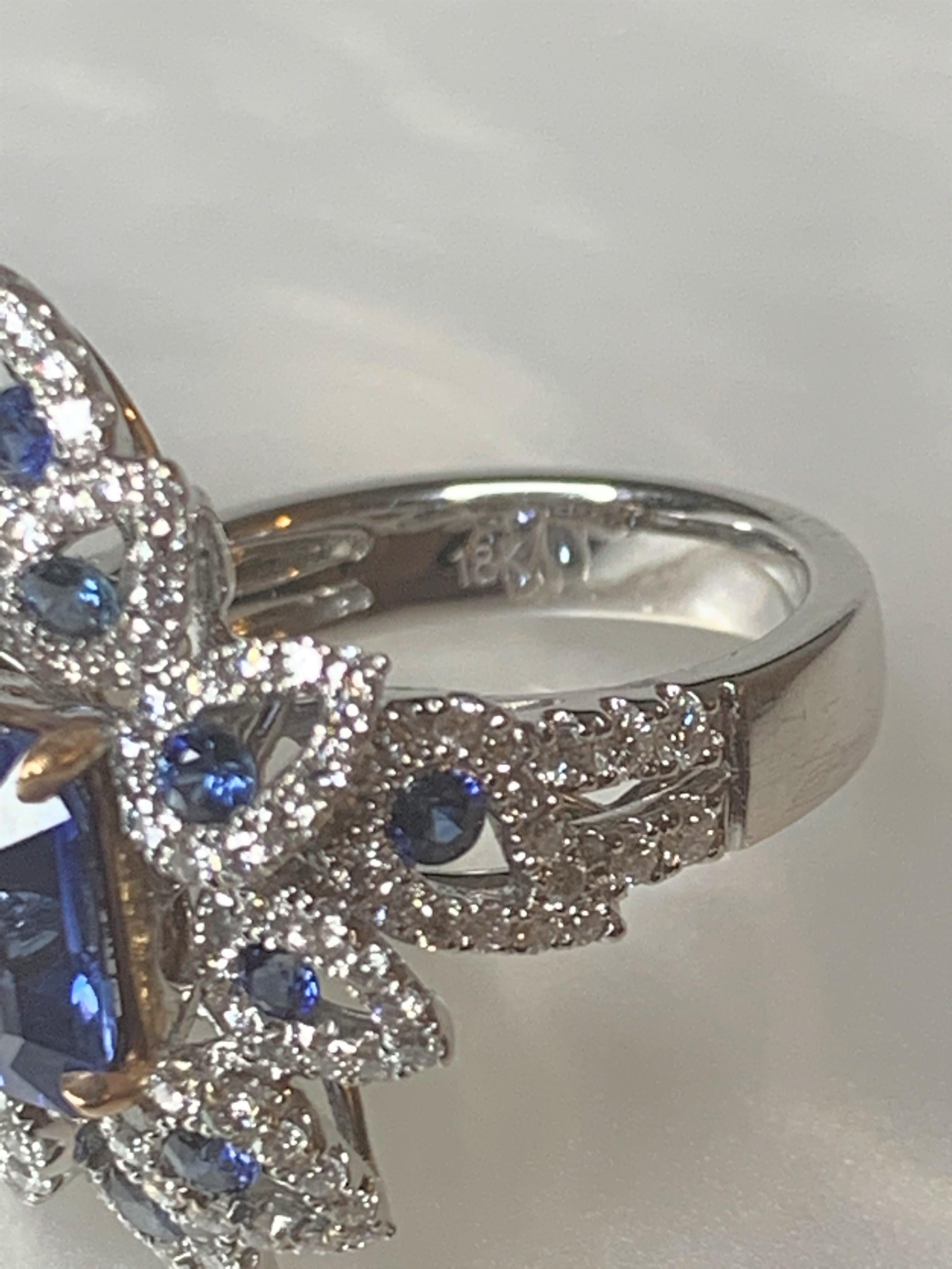 18K White Gold Emerald Cut Blue Sapphire Diamond Ring For Sale 1