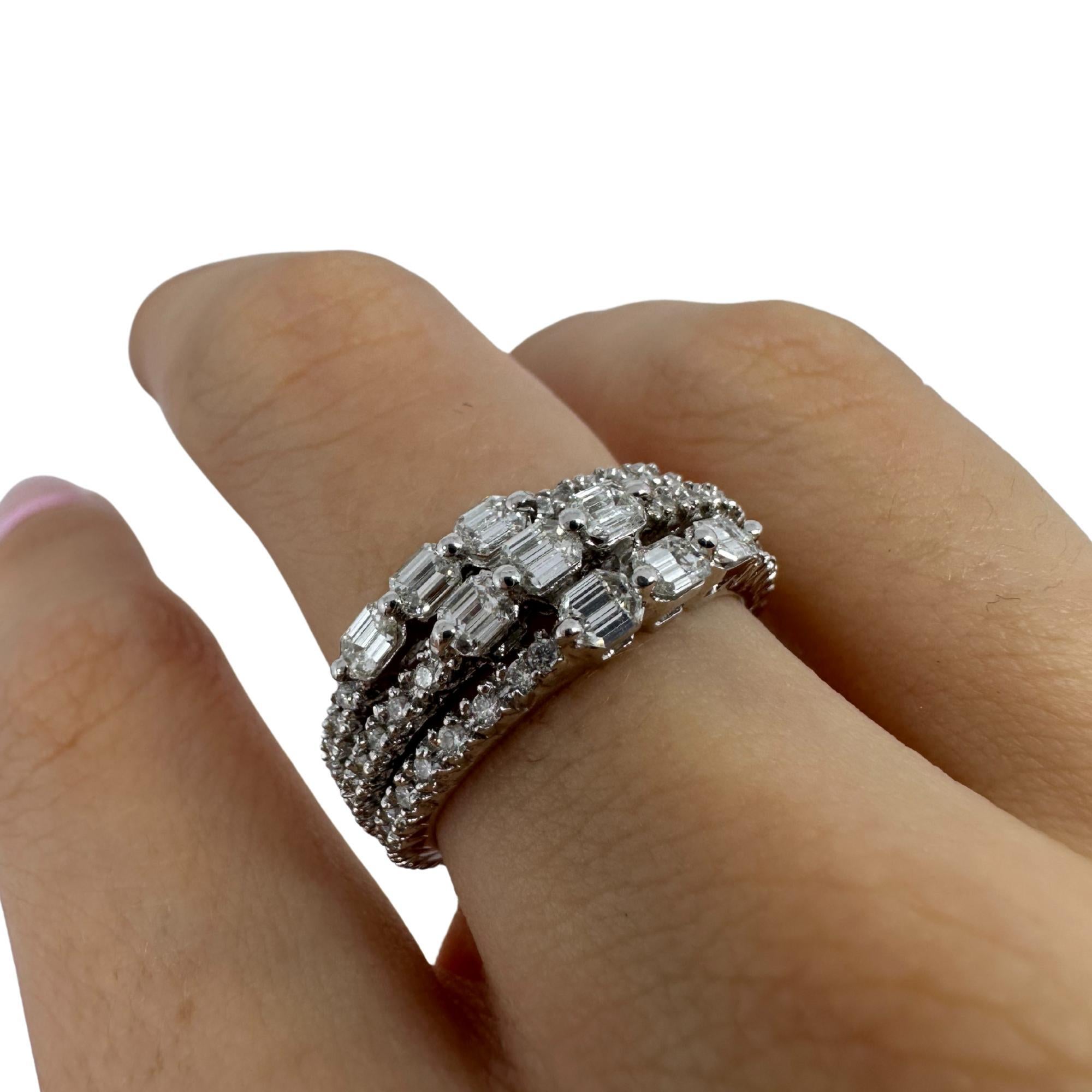 18K White Gold Emerald Cut Diamond Band Ring. For Sale 7