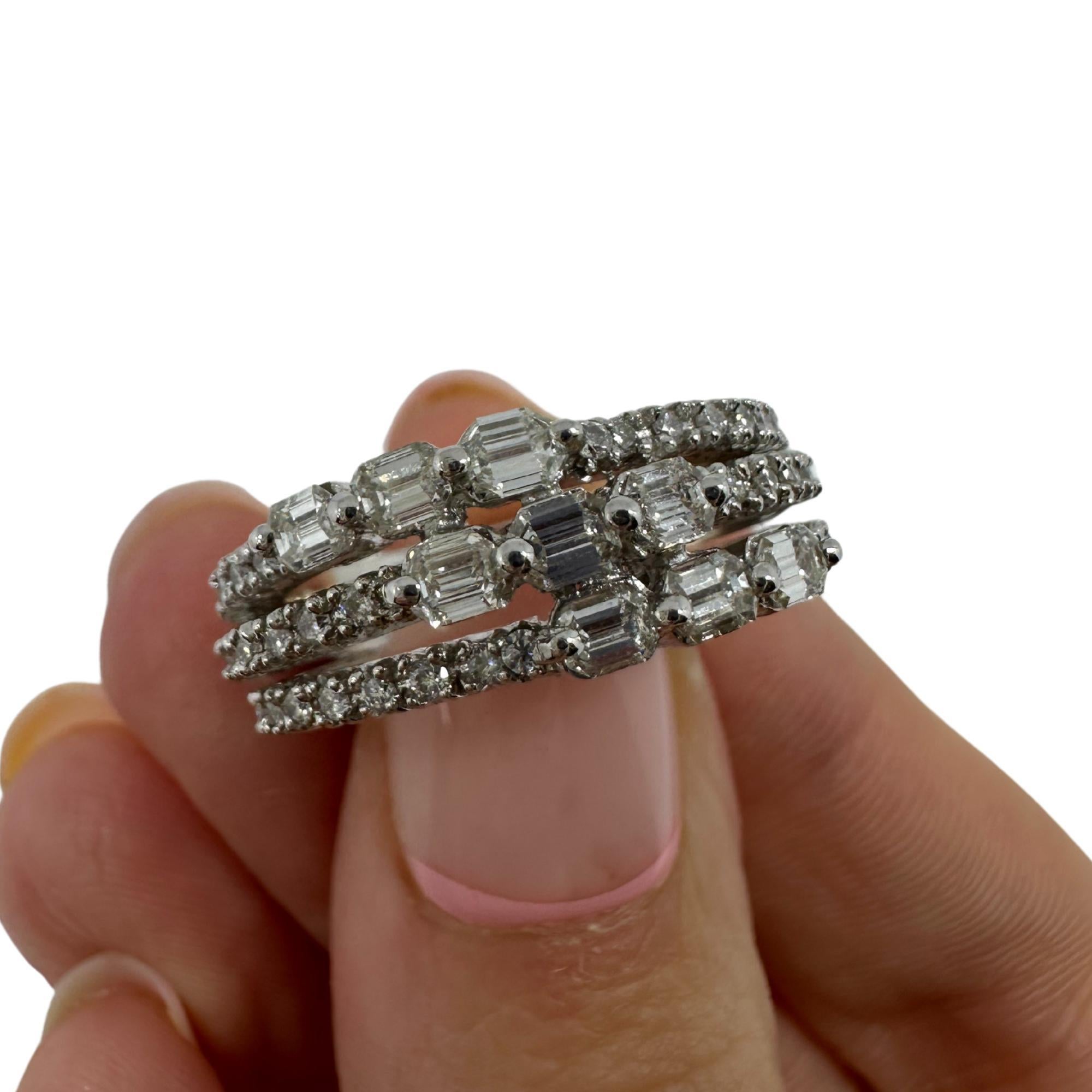 Women's 18K White Gold Emerald Cut Diamond Band Ring. For Sale