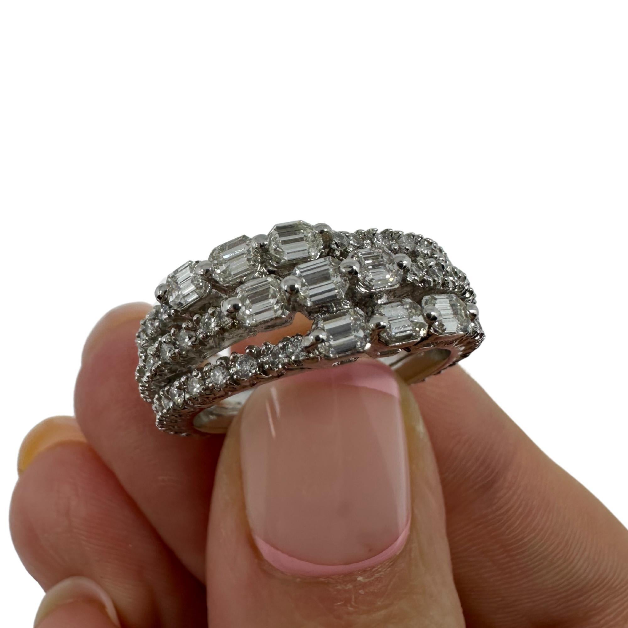 18K White Gold Emerald Cut Diamond Band Ring. For Sale 1