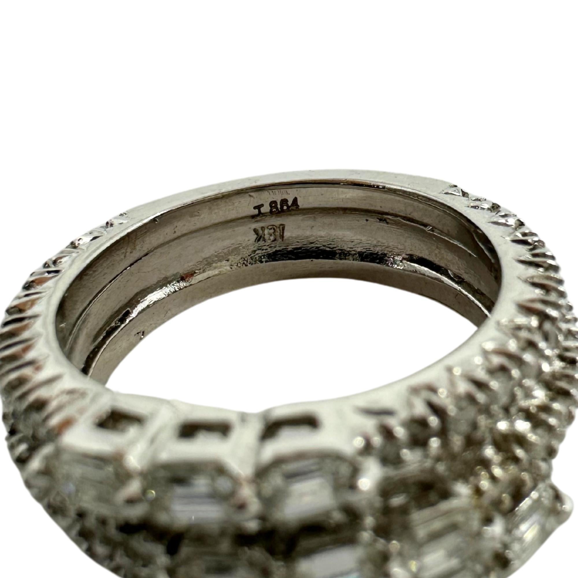 18K White Gold Emerald Cut Diamond Band Ring. For Sale 3