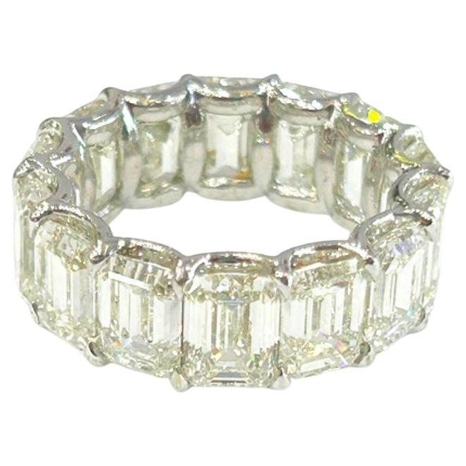 Anillo de oro blanco de 18 quilates con diamantes talla esmeralda 14,03 quilates de peso total con GIA en venta