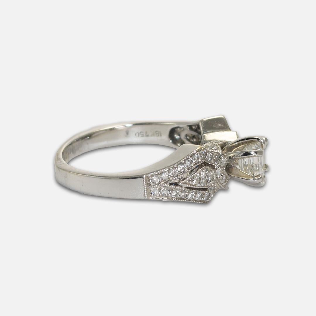 18K White Gold Emerald Cut Diamond Ring 1.00ct In Excellent Condition For Sale In Laguna Beach, CA