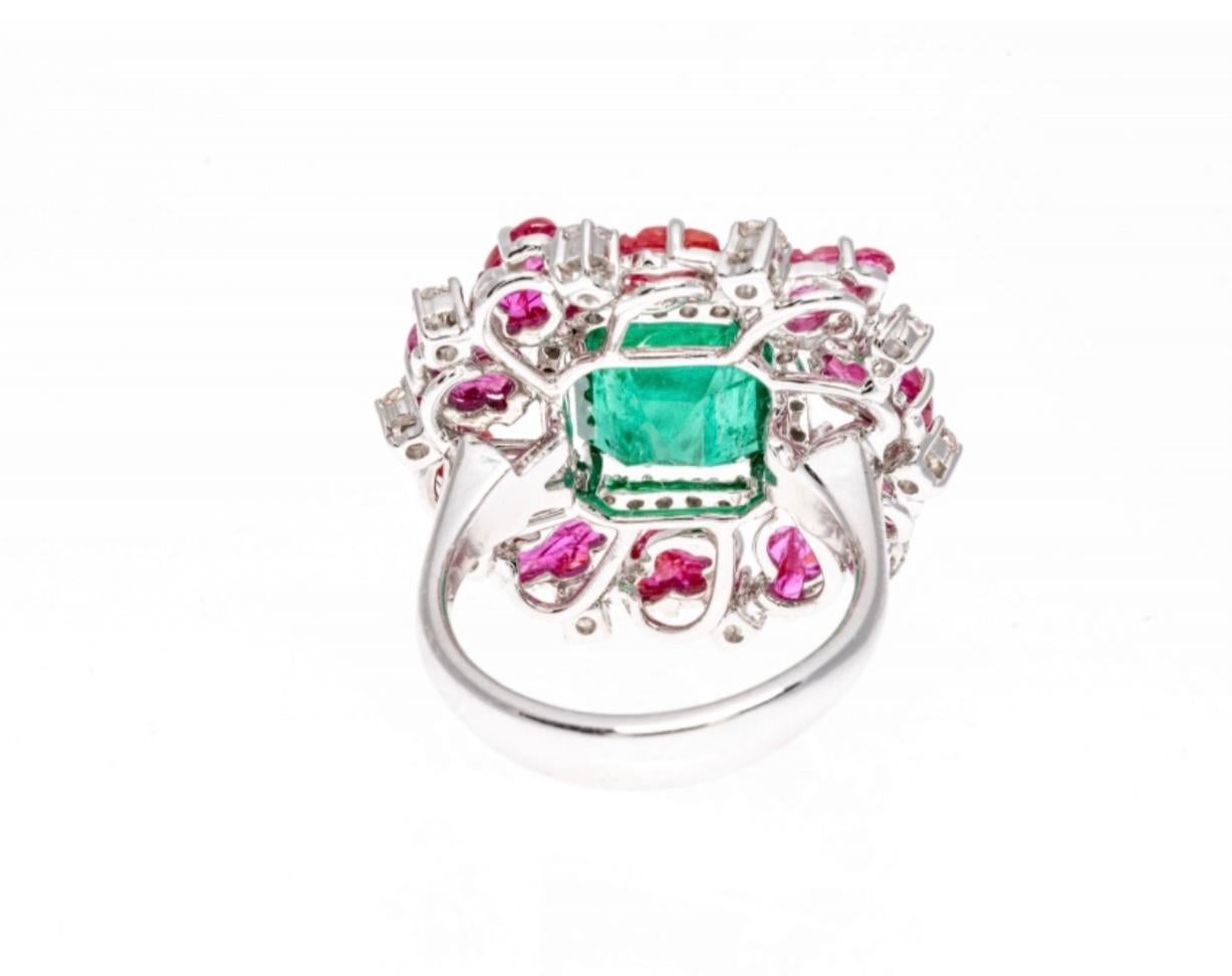 18K White Gold Large Emerald (App. 3.65 CTS), Carved Ruby and Diamond Ring For Sale 4
