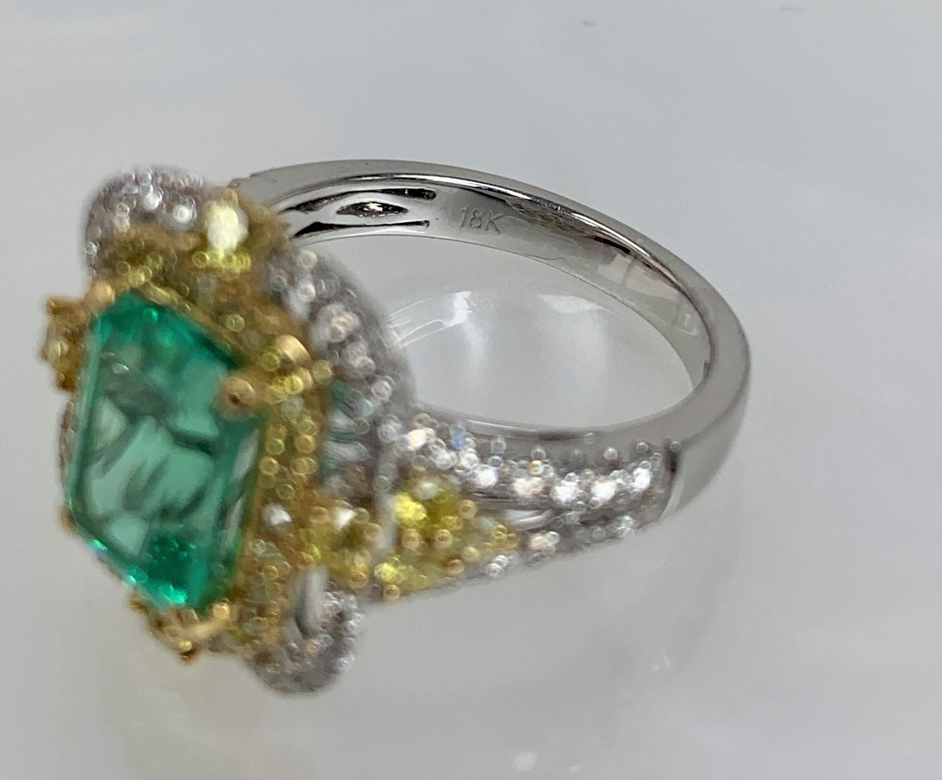 18K White Gold Emerald Cut Emerald White and Yellow Diamond Ring For Sale 1