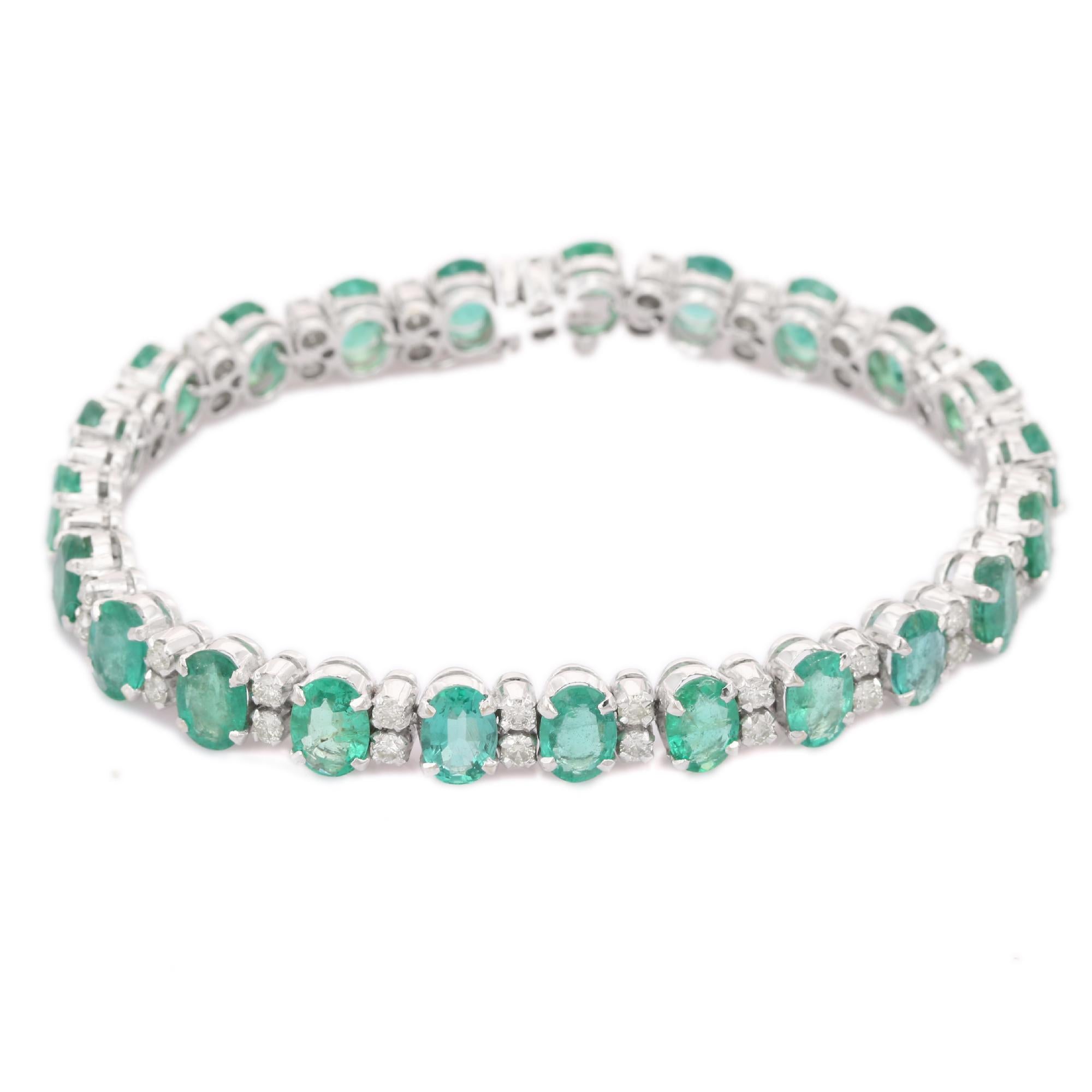 Oval Cut Handcrafted 14kt Solid White Gold Natural 16.07 Ct Emerald Diamond Bracelet For Sale