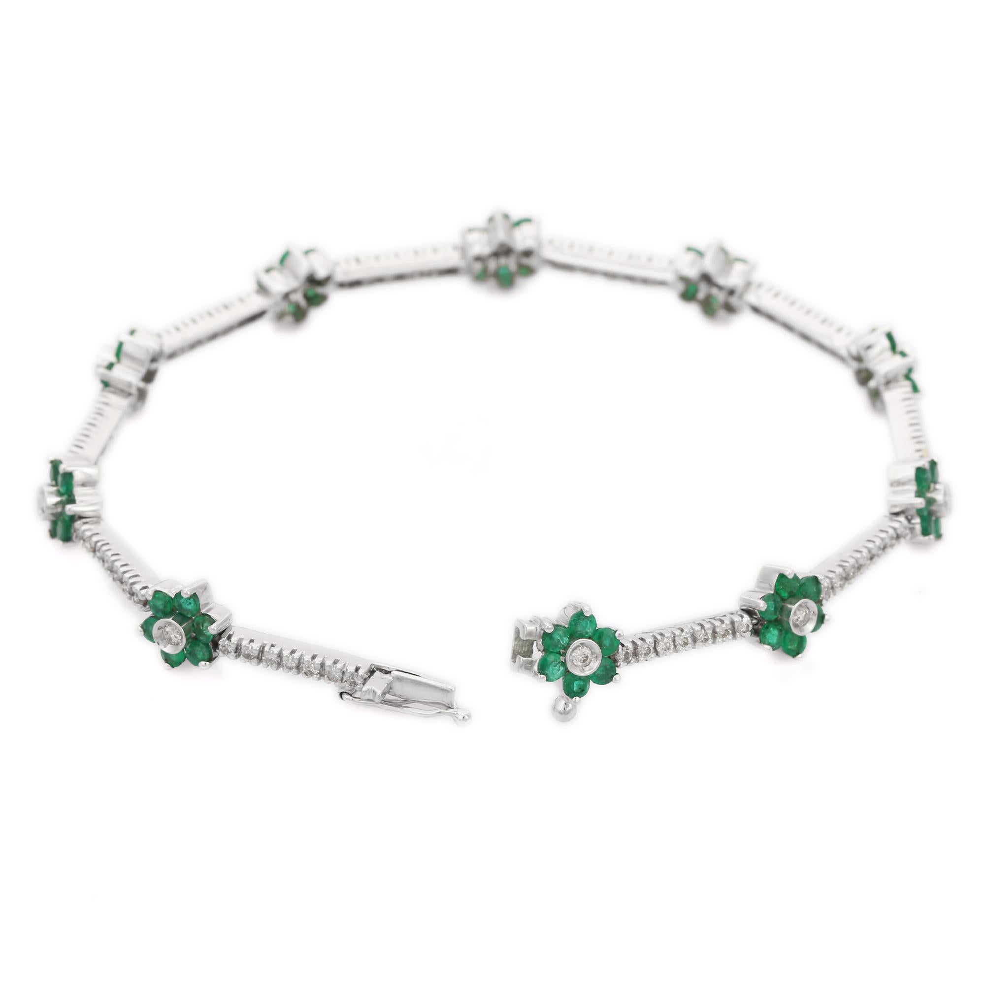 Round Cut 18k Solid White Gold Real Diamond and 12.87 Ct Emerald Flower Bracelet For Sale
