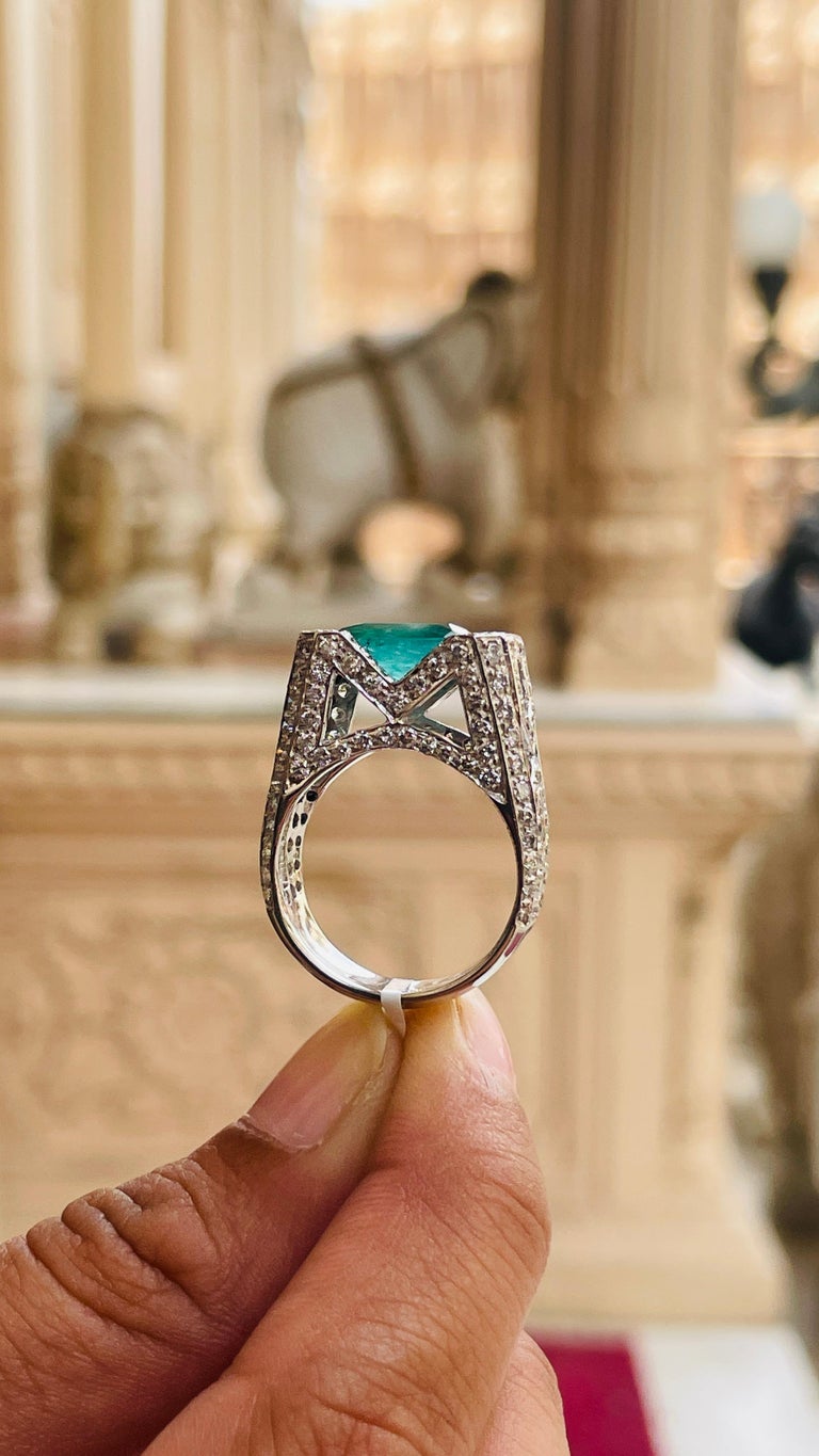 18K White Gold Emerald Diamond Cocktail Ring 10