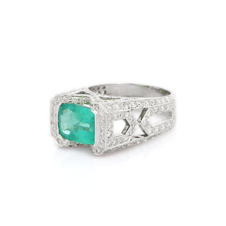 18K White Gold Emerald Diamond Cocktail Ring 3
