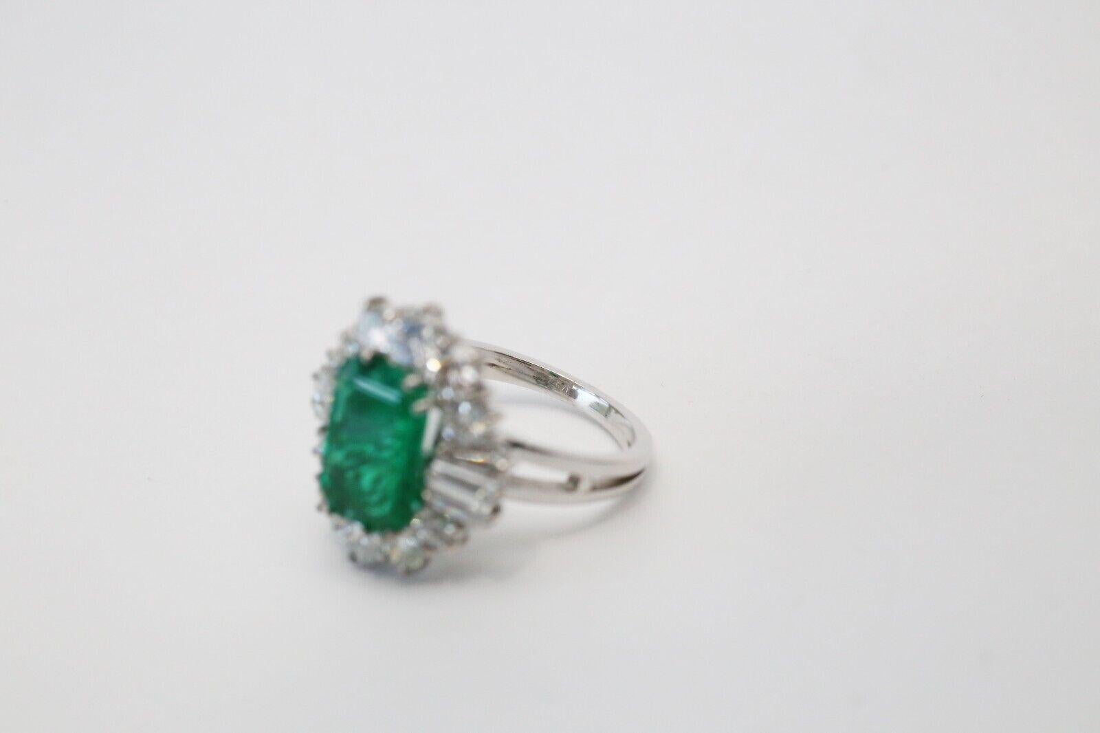 18k White Gold Emerald & Diamond Cocktail Ring, Size 6 - 6.0g 1