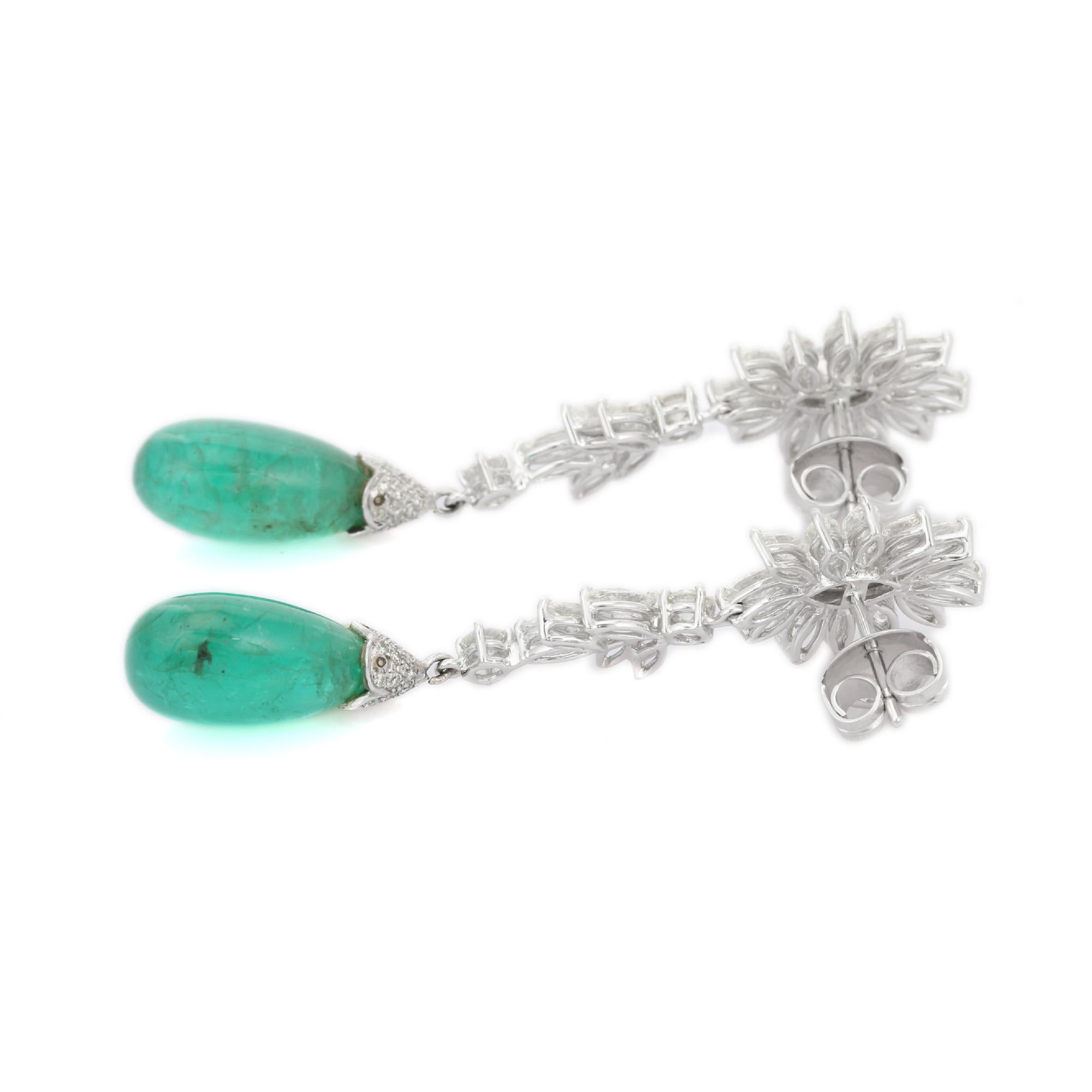 Pear Cut 18kt Solid White Gold Diamond and 31.52 ct Drop Emerald Dangle Earrings For Sale
