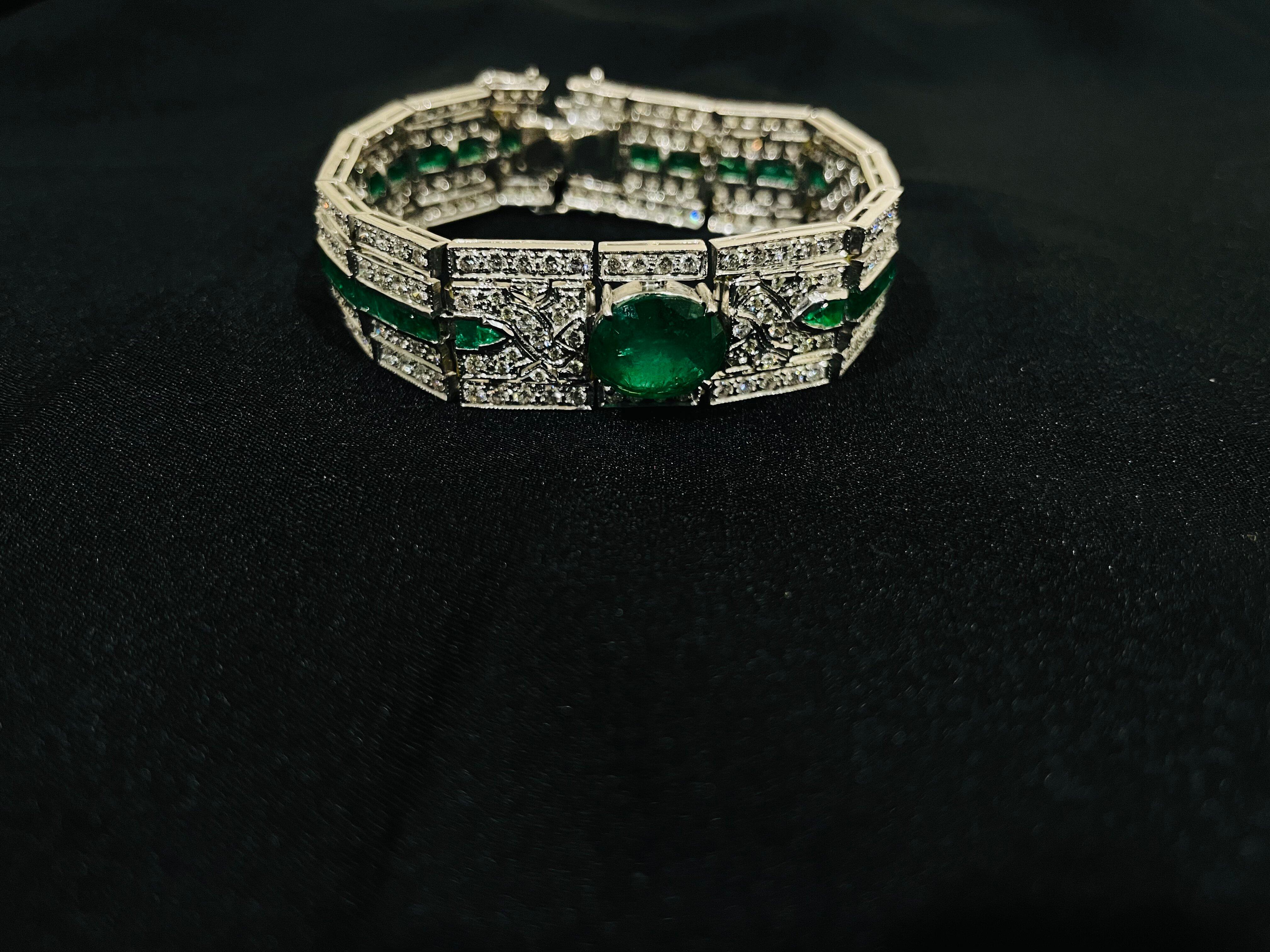 Mixed Cut 18kt Solid White Gold Bold Diamond and Emerald Studded Bold Bracelet For Sale