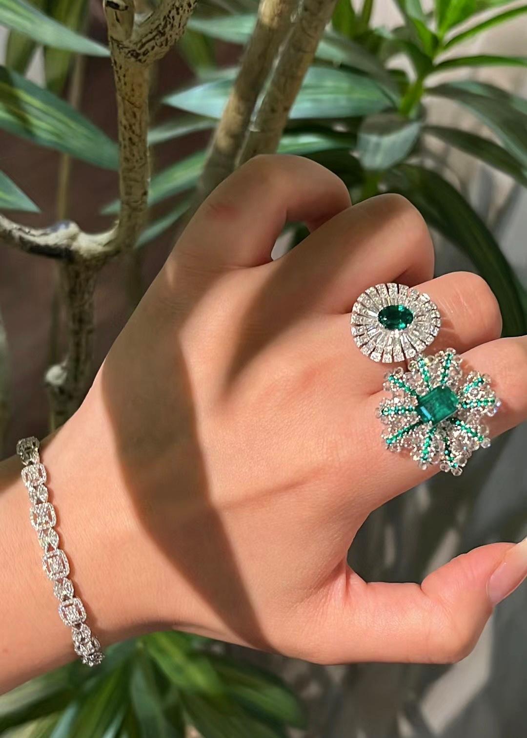 18 Karat Weißgold Smaragd & Diamant Blume Kollektion Cocktail-Ring im Angebot 8
