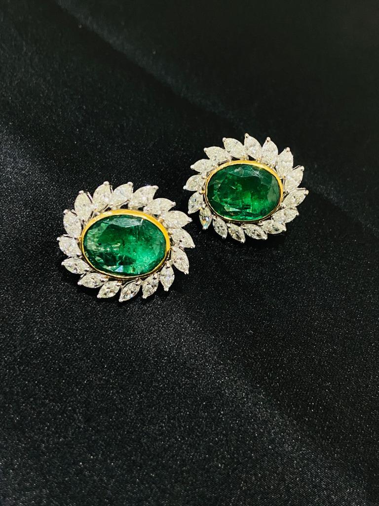 Statement 13.15 ct Emerald Diamond Stud Earring Made Solid Gold 18kt  en vente 1