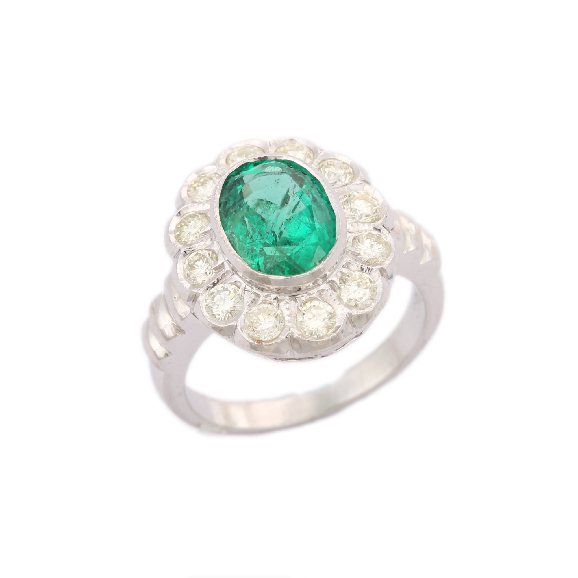 For Sale:  Exquisite 18kt Solid White Gold Emerald Flower Ring With Diamonds 3