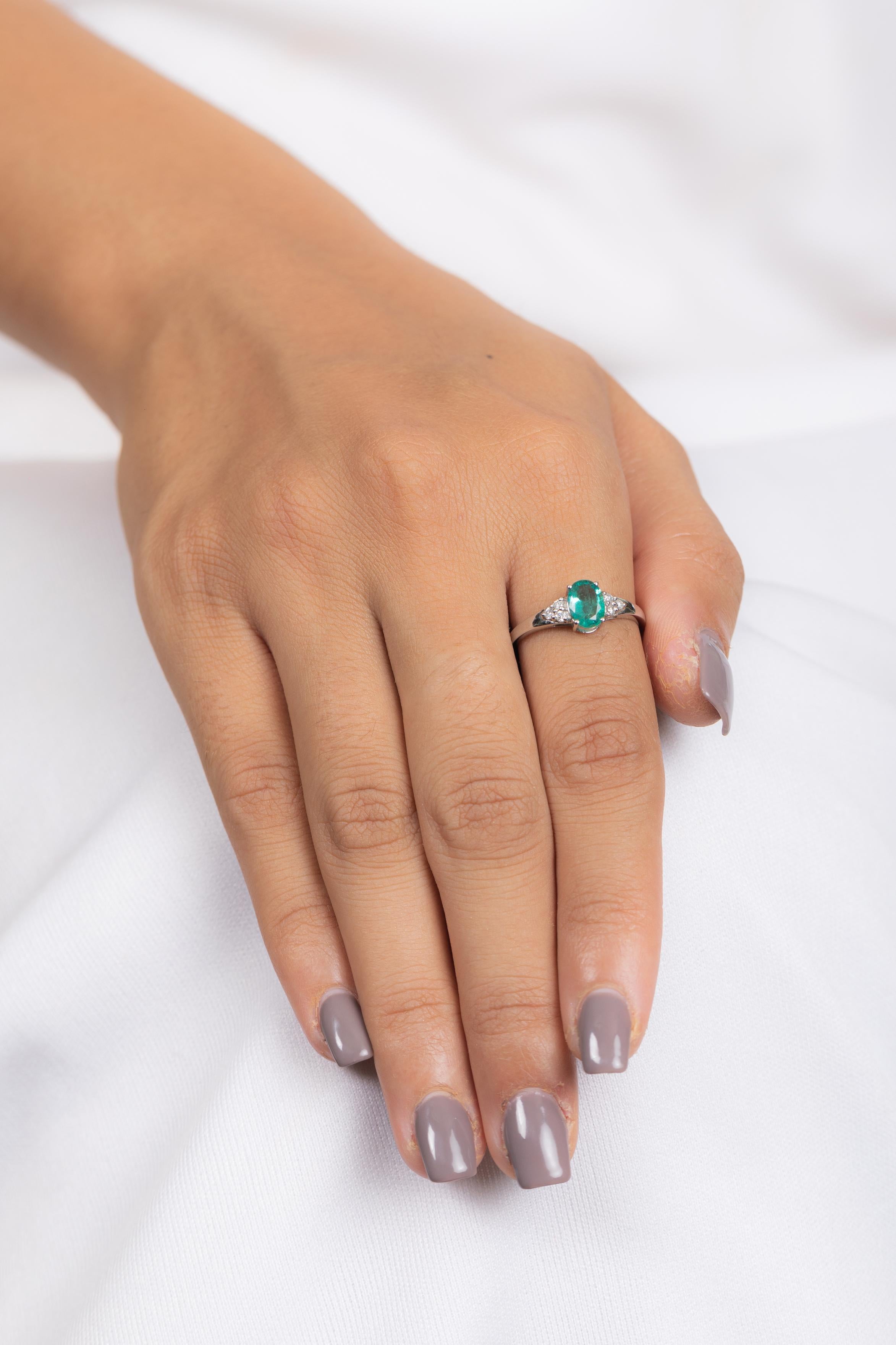 For Sale:  18k Solid White Gold Emerald Diamond Engagement Ring, Emerald Ring 6